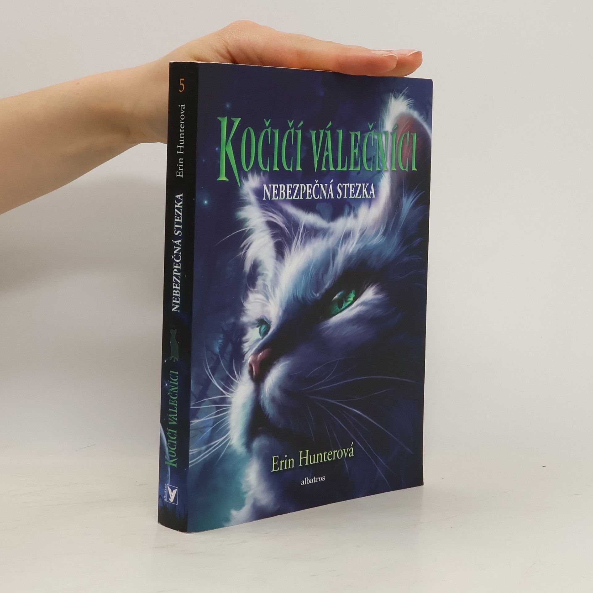 Erin Hunter Nebezpečná stezka. Kočičí válečníci