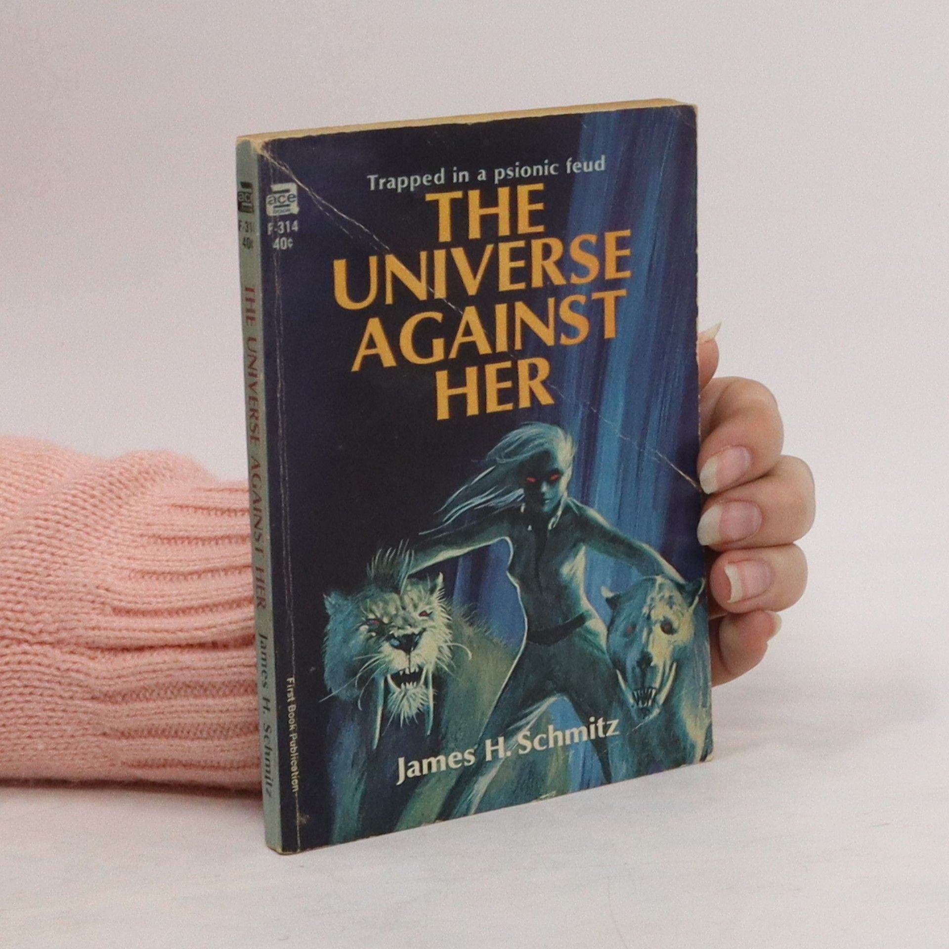 James H. Schmitz The universe against her
