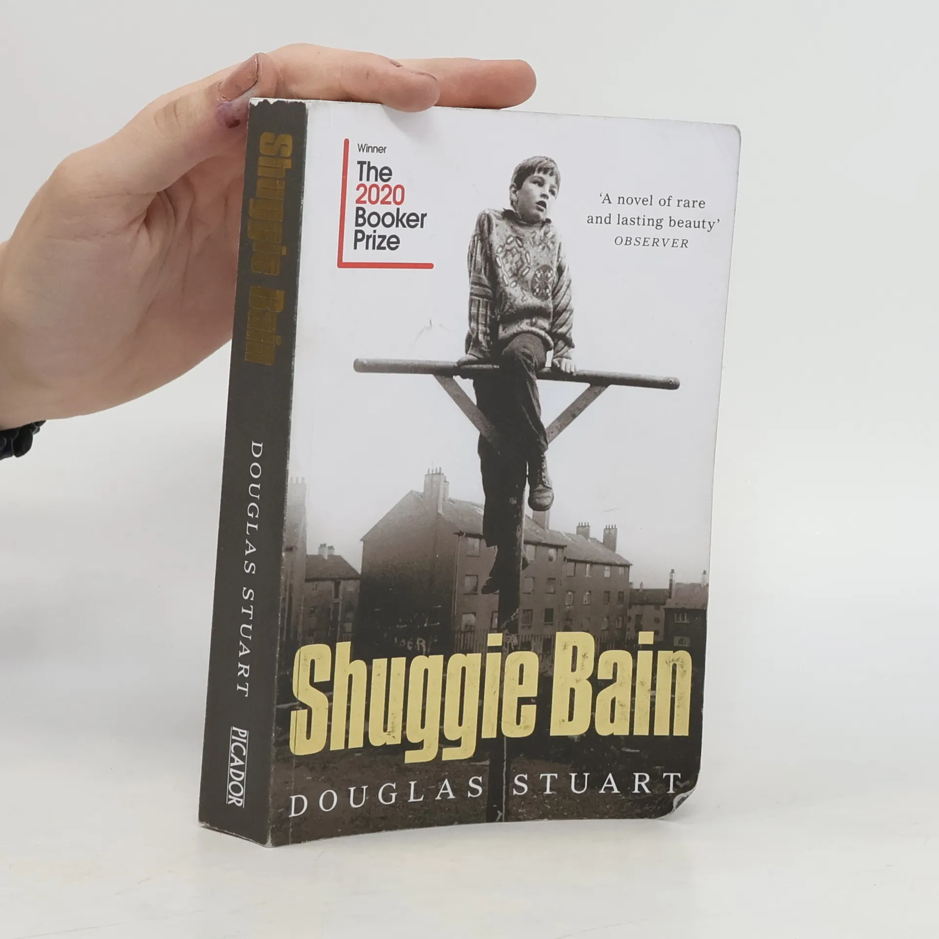 Shuggie Bain | Book | Douglas Stuart | EN