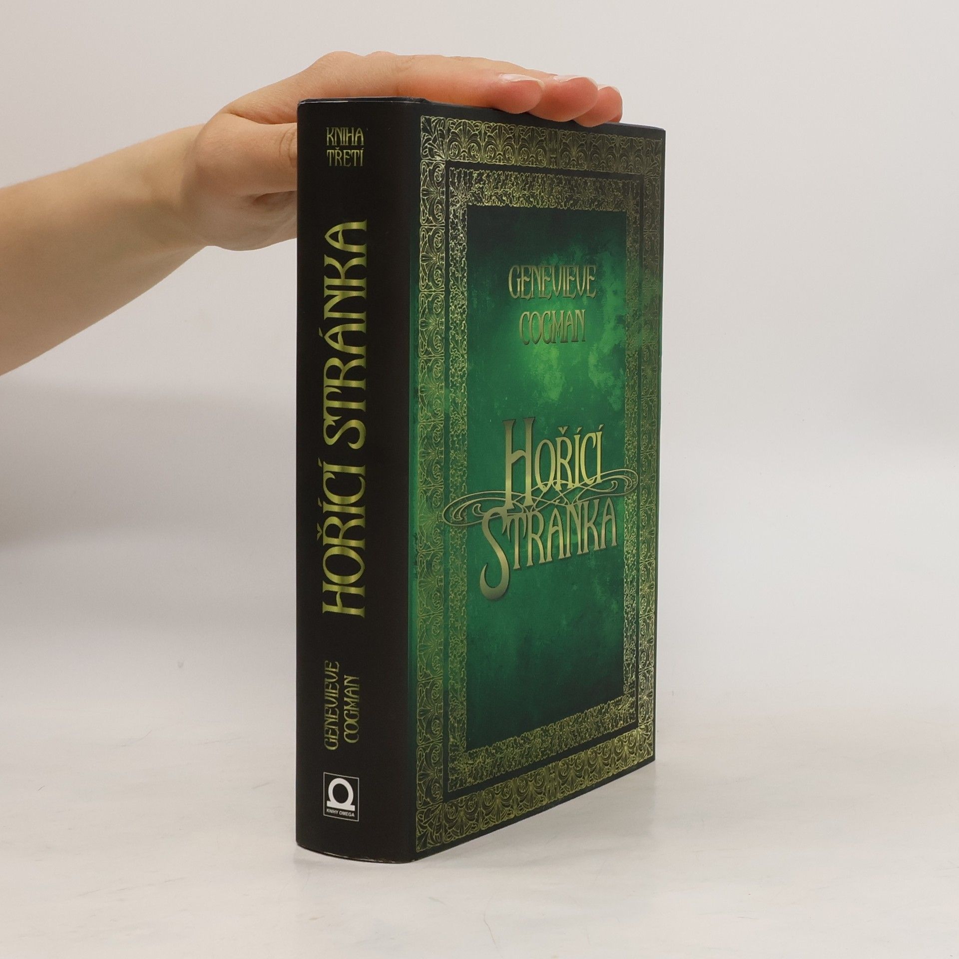 Genevieve Cogman Neviditelná knihovna. Kniha třetí. Hořící stránka