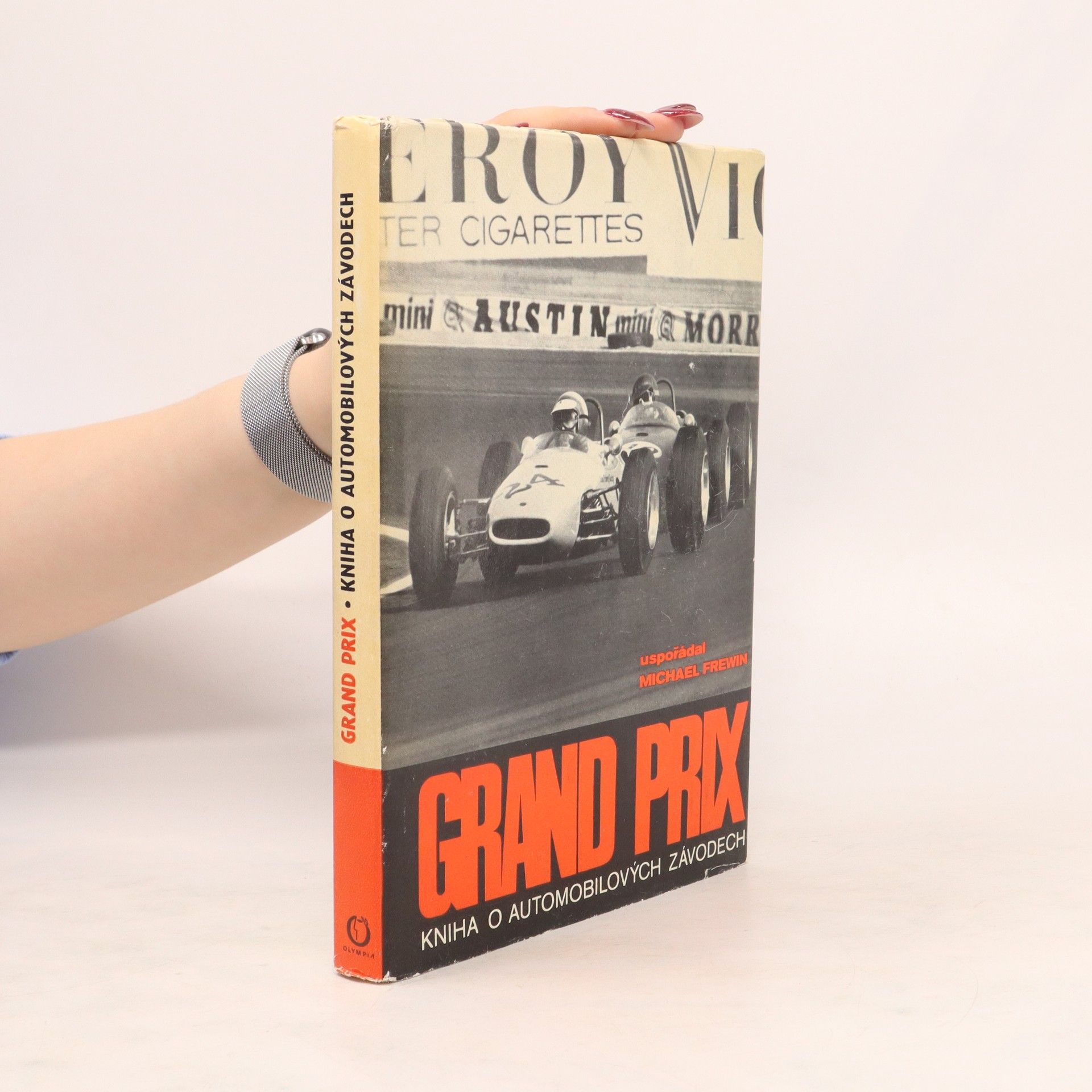 Michael Frewin Grand Prix. Kniha o automobilových závodech