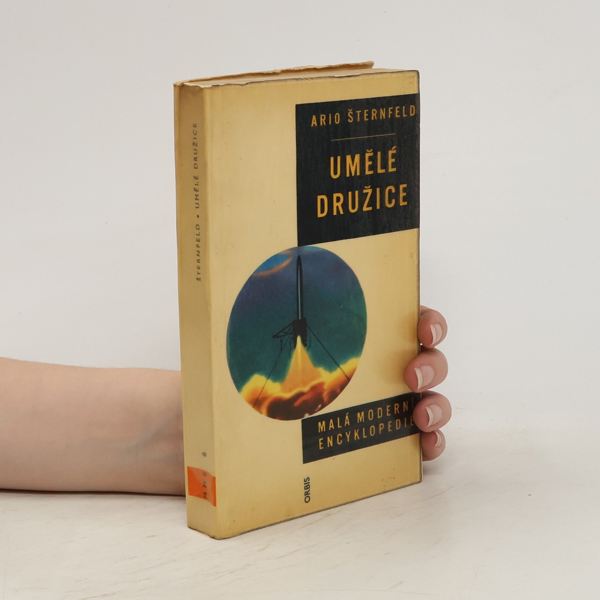 Ario Šternfeld Umělé družice
