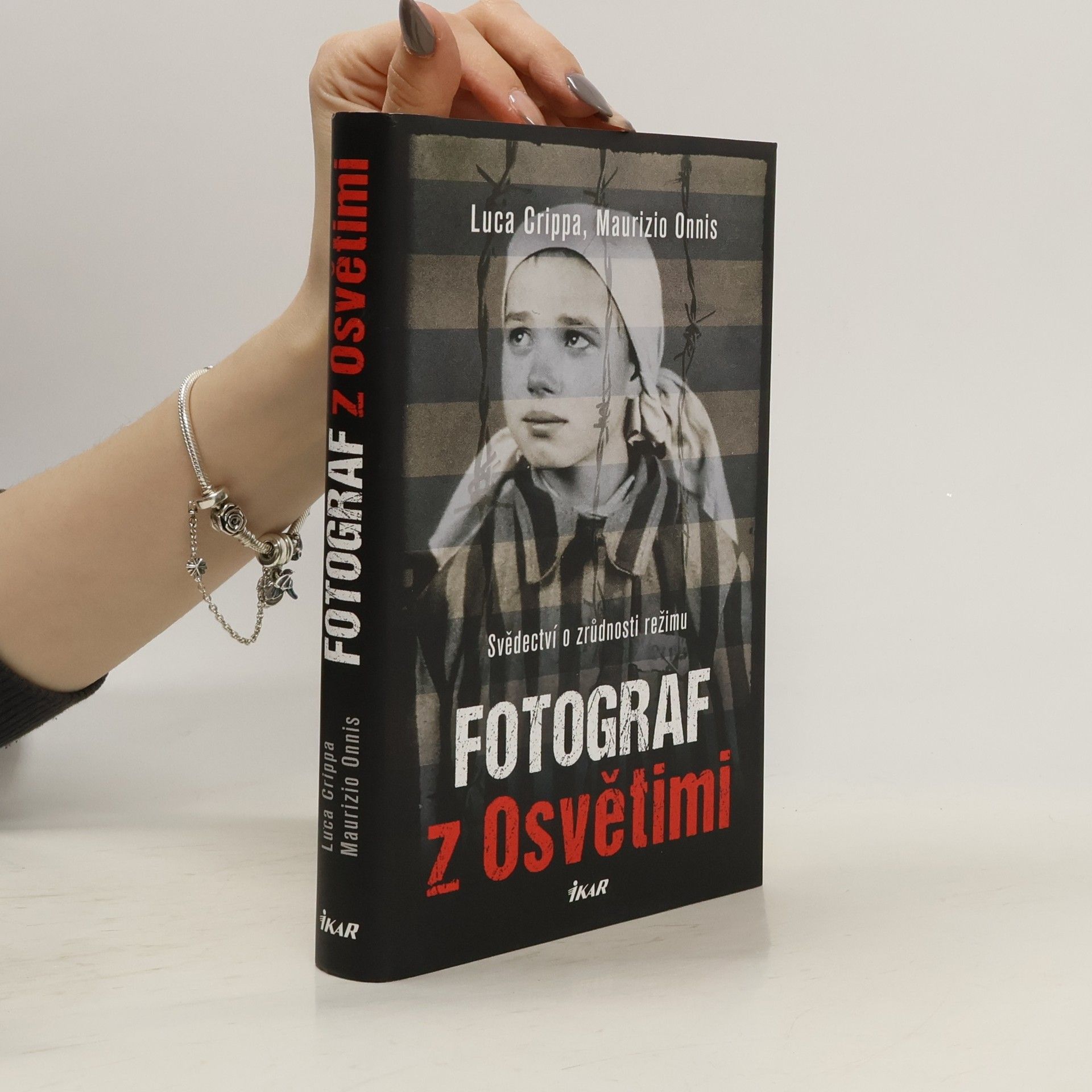 Luca Crippa Fotograf z Osvětimi
