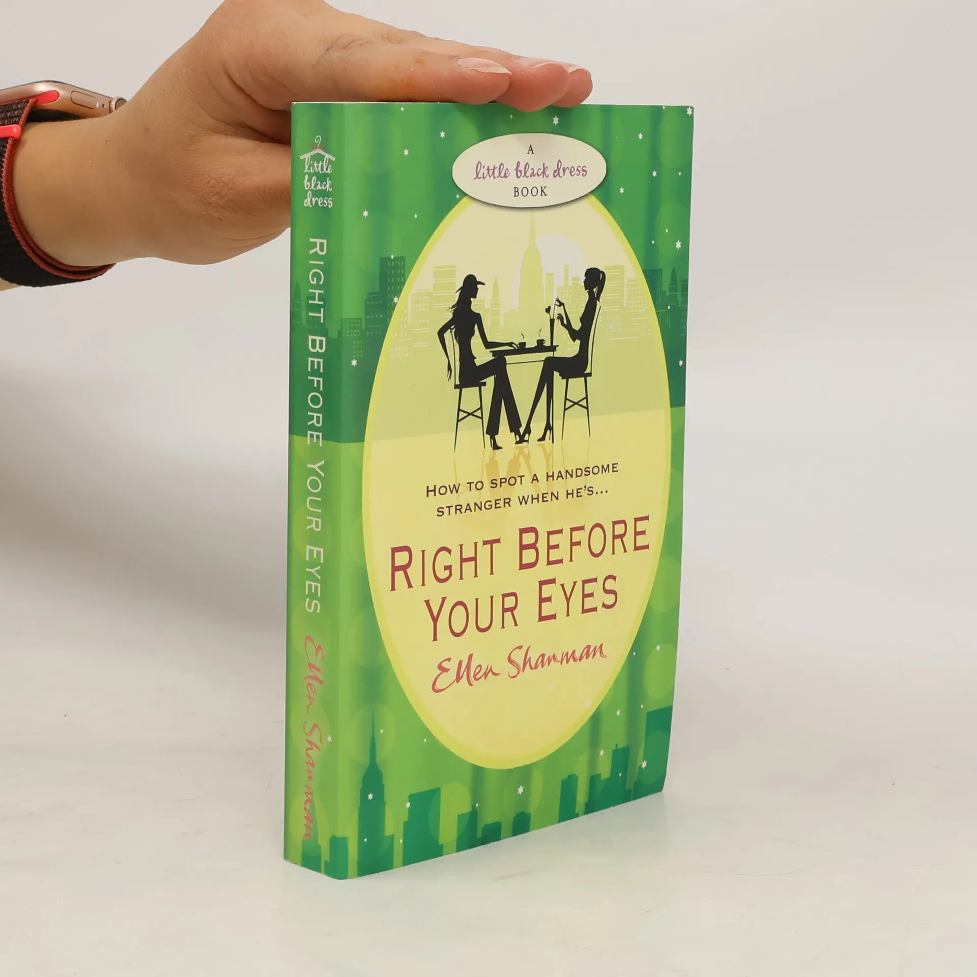 Right Before Your Eyes | Book | Paperback | Ellen Shanman | EN