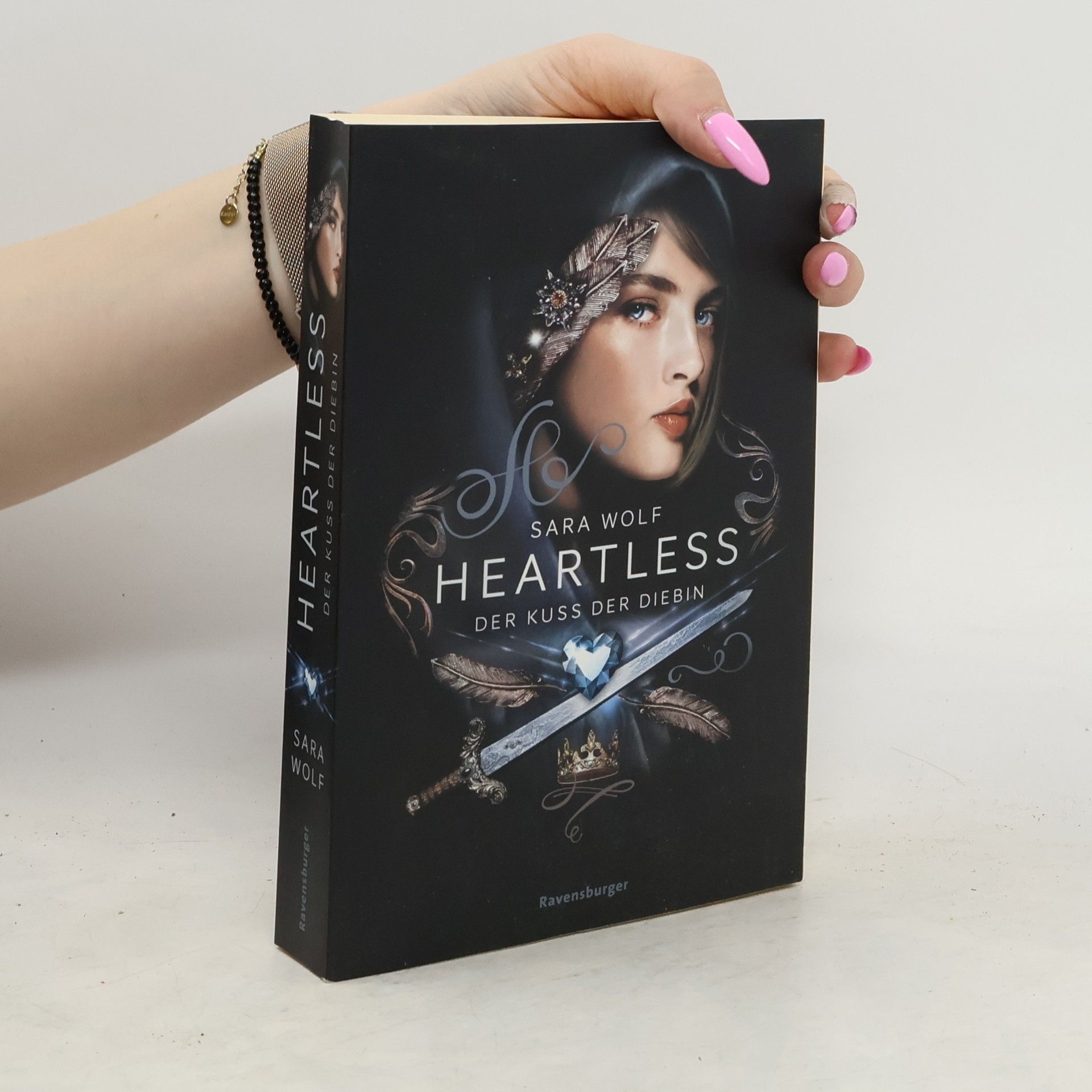 Sara Wolf Heartless, Band 1: Der Kuss der Diebin