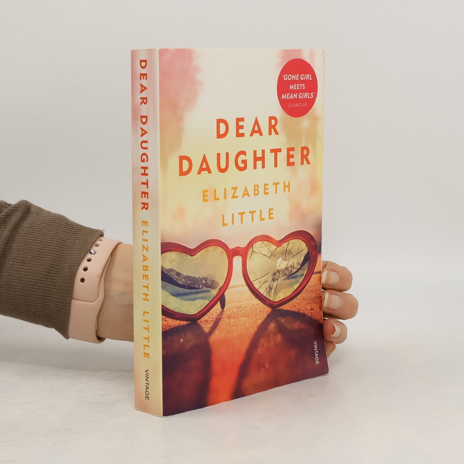 Elizabeth Little Dear Daughter. Mördermädchen, englische Ausgabe