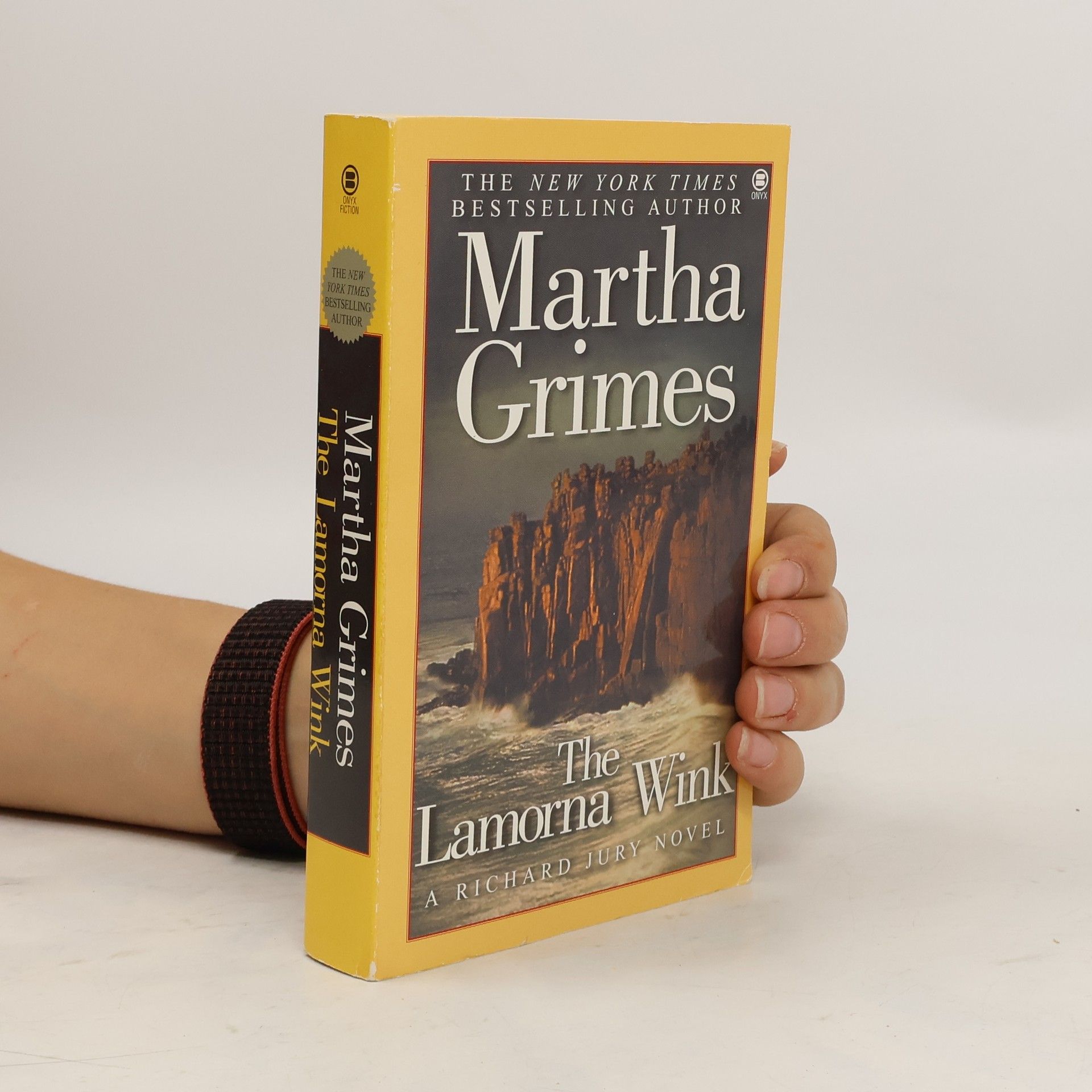 Martha Grimes The Lamorna Wink.