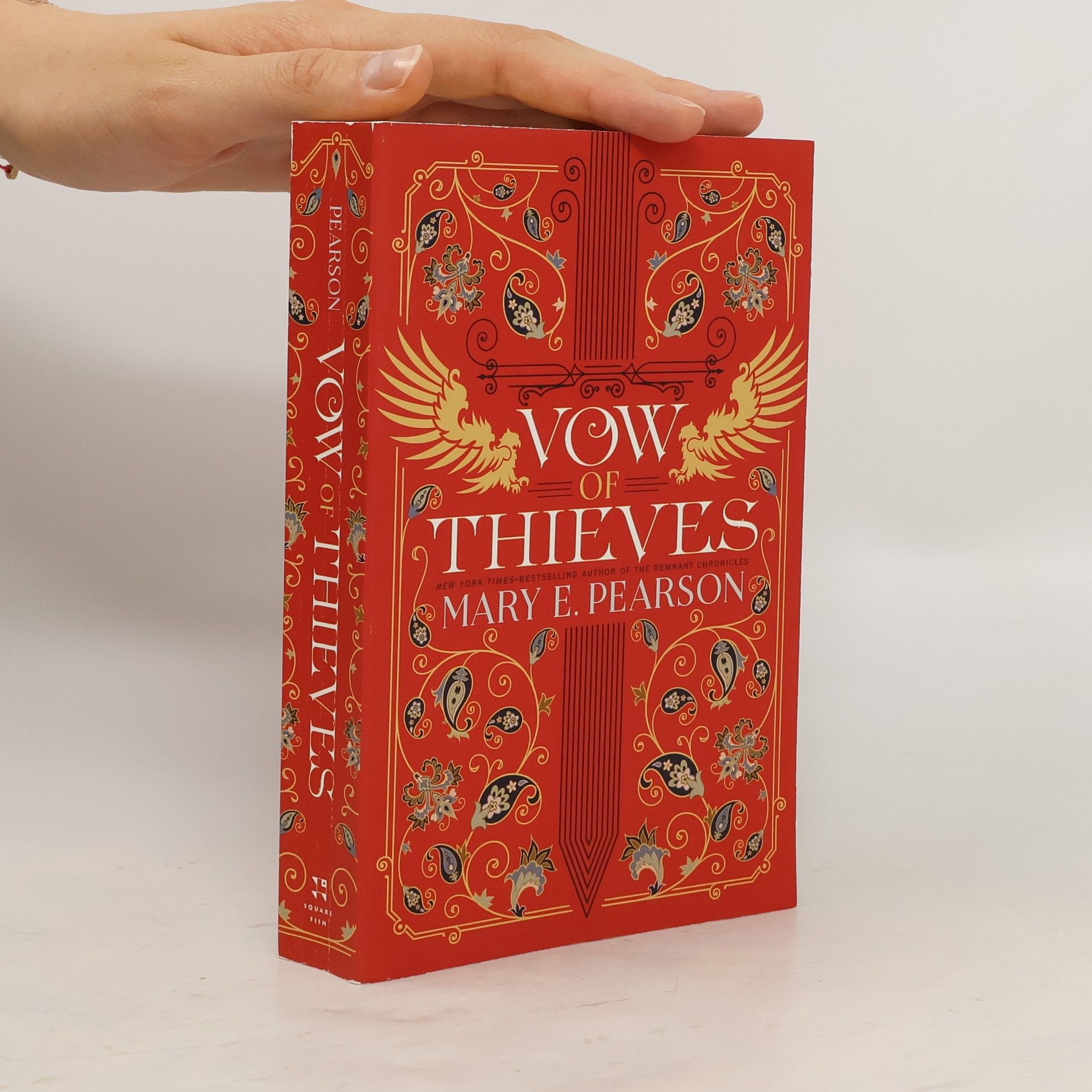 Mary E. Pearson Vow of Thieves