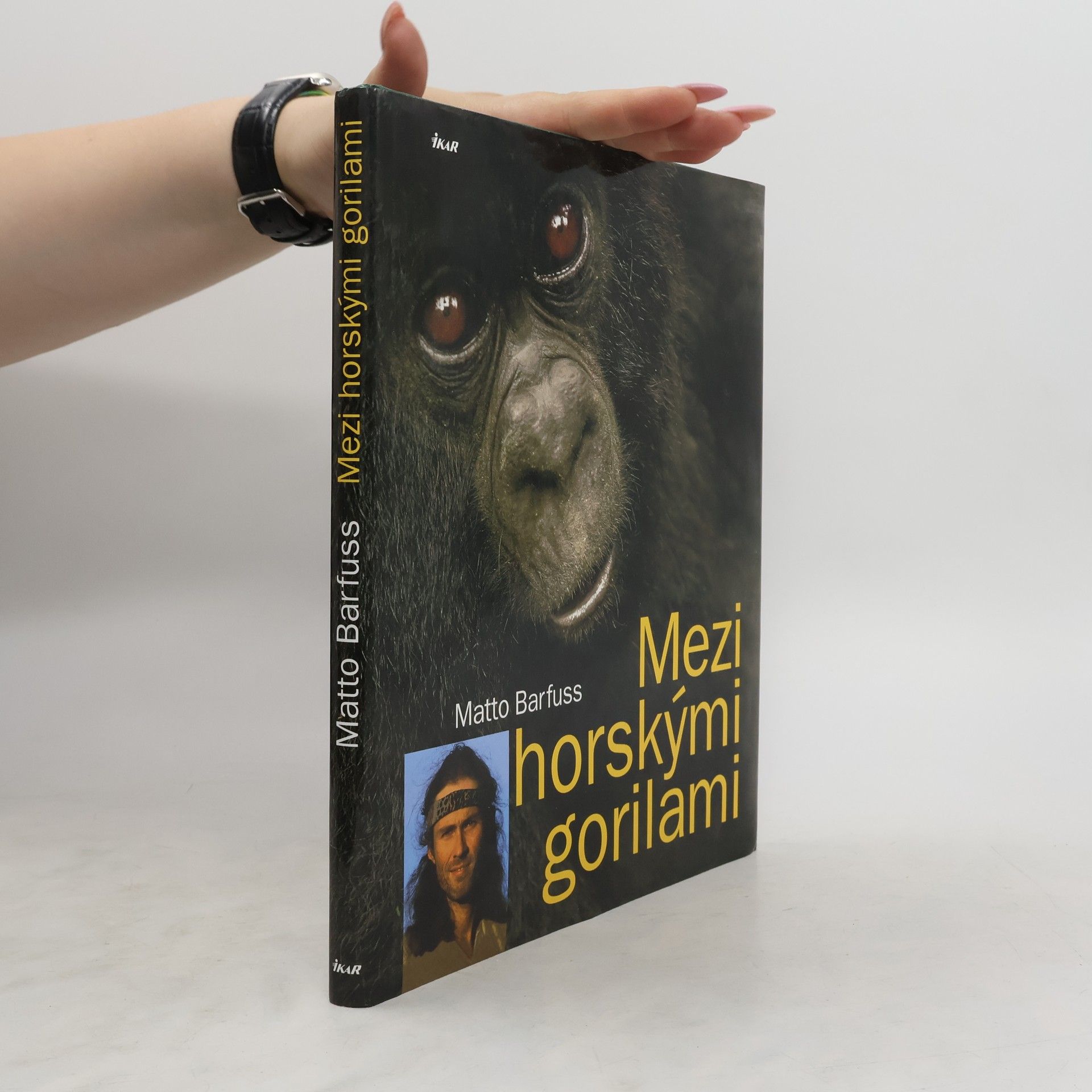 Matto H. Barfuss Mezi horskými gorilami