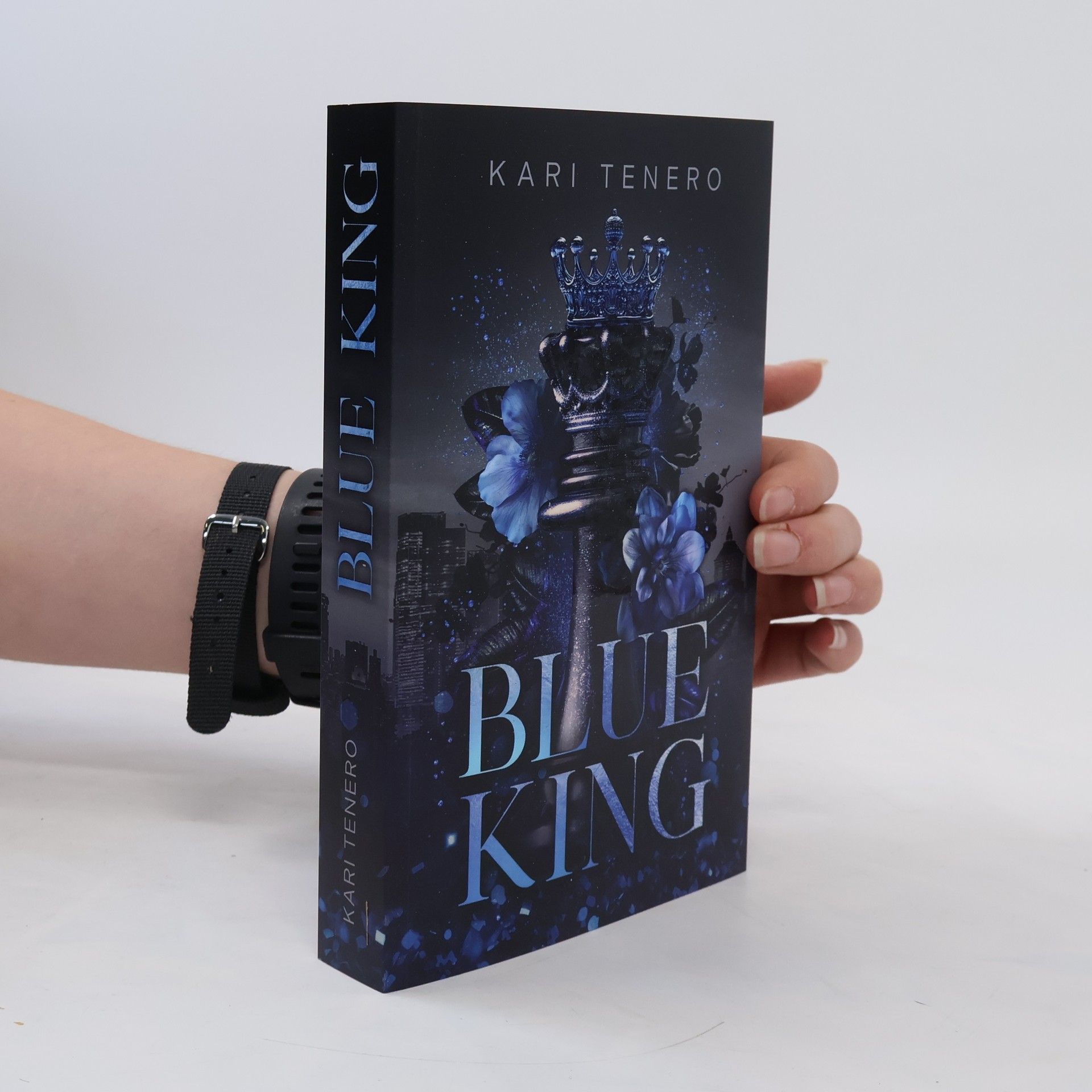 Kari Tenero Blue King
