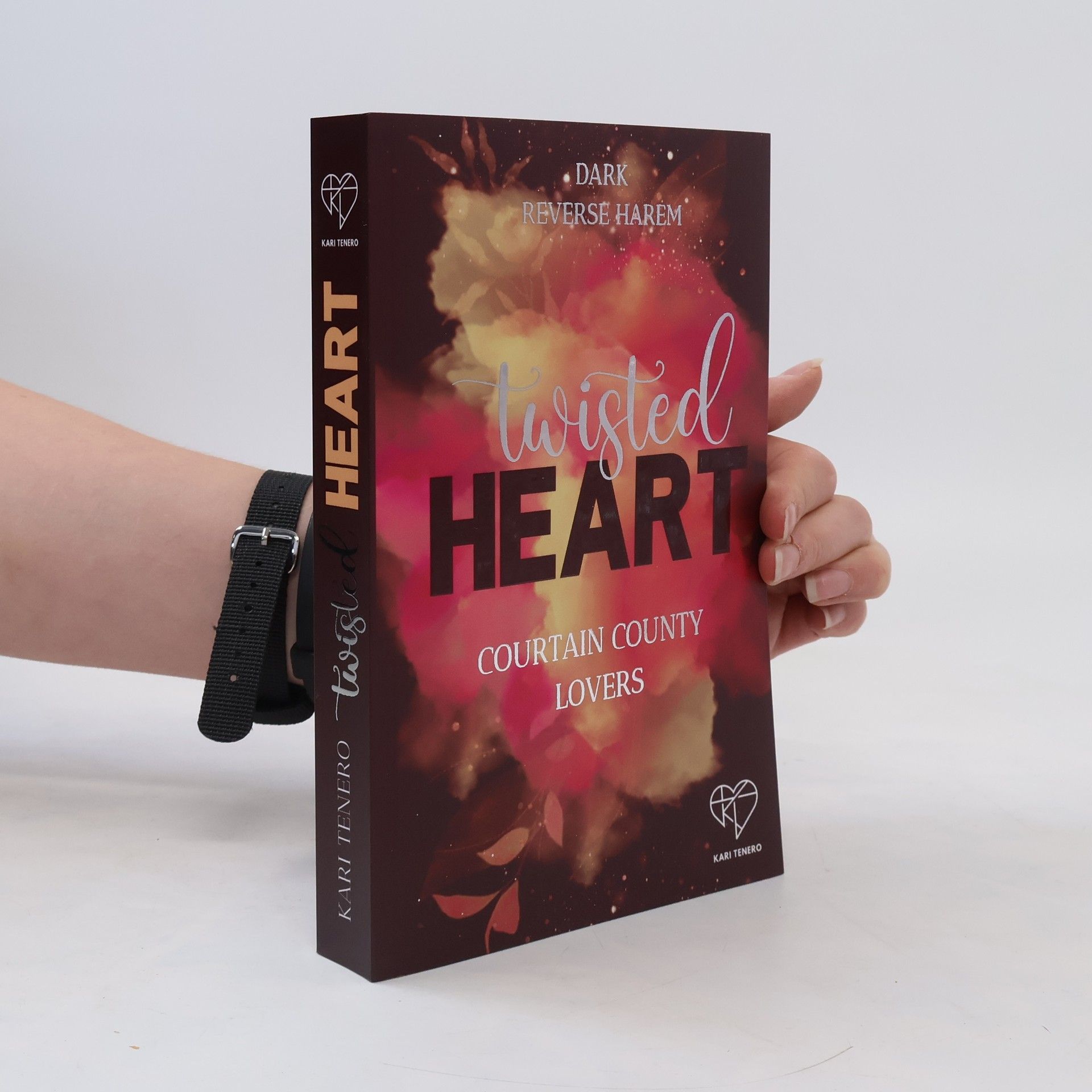 Kari Tenero Twisted Heart