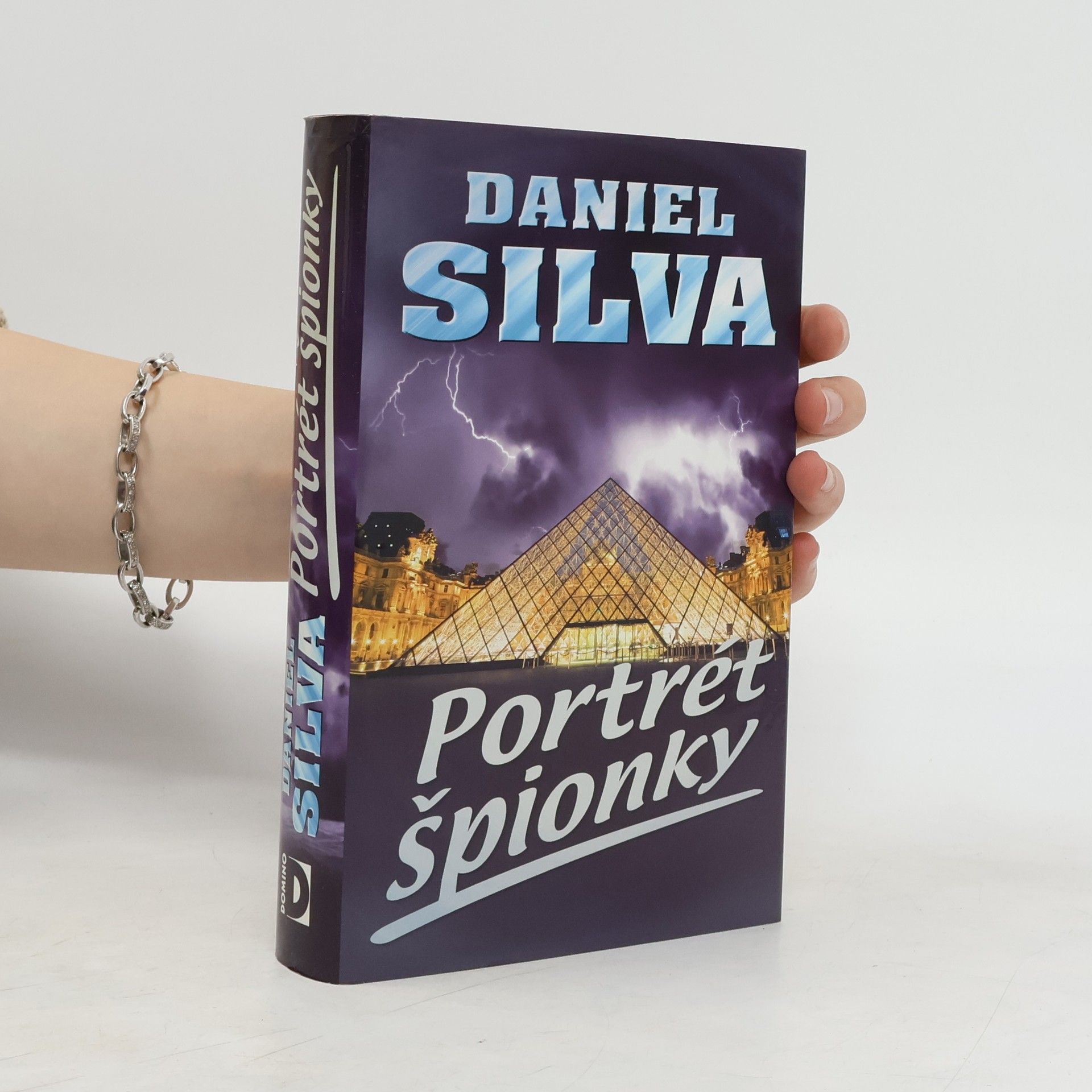Daniel Silva Portrét špionky