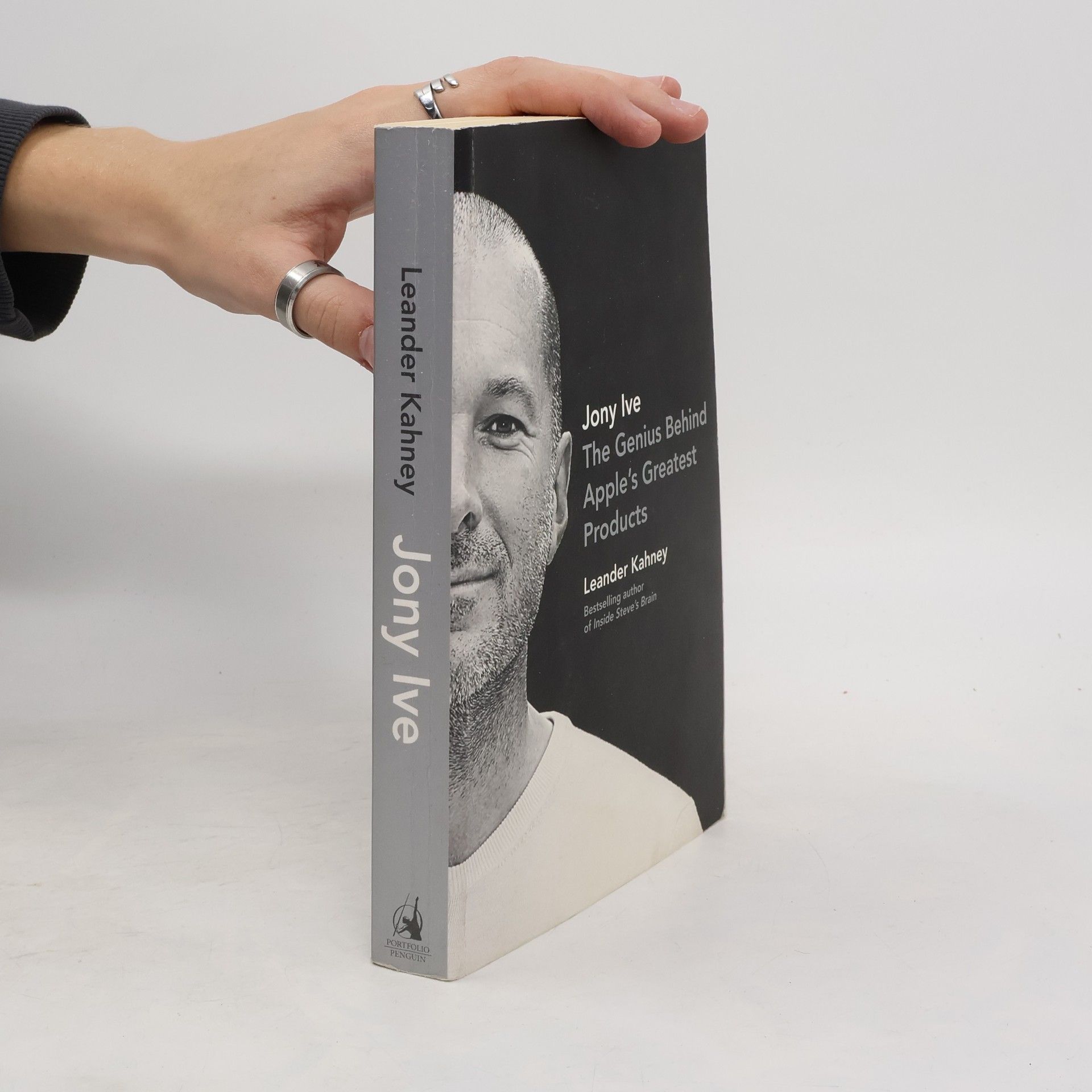 Leander Kahney Jony Ive. The Genius Behind Apple's Greatest Products