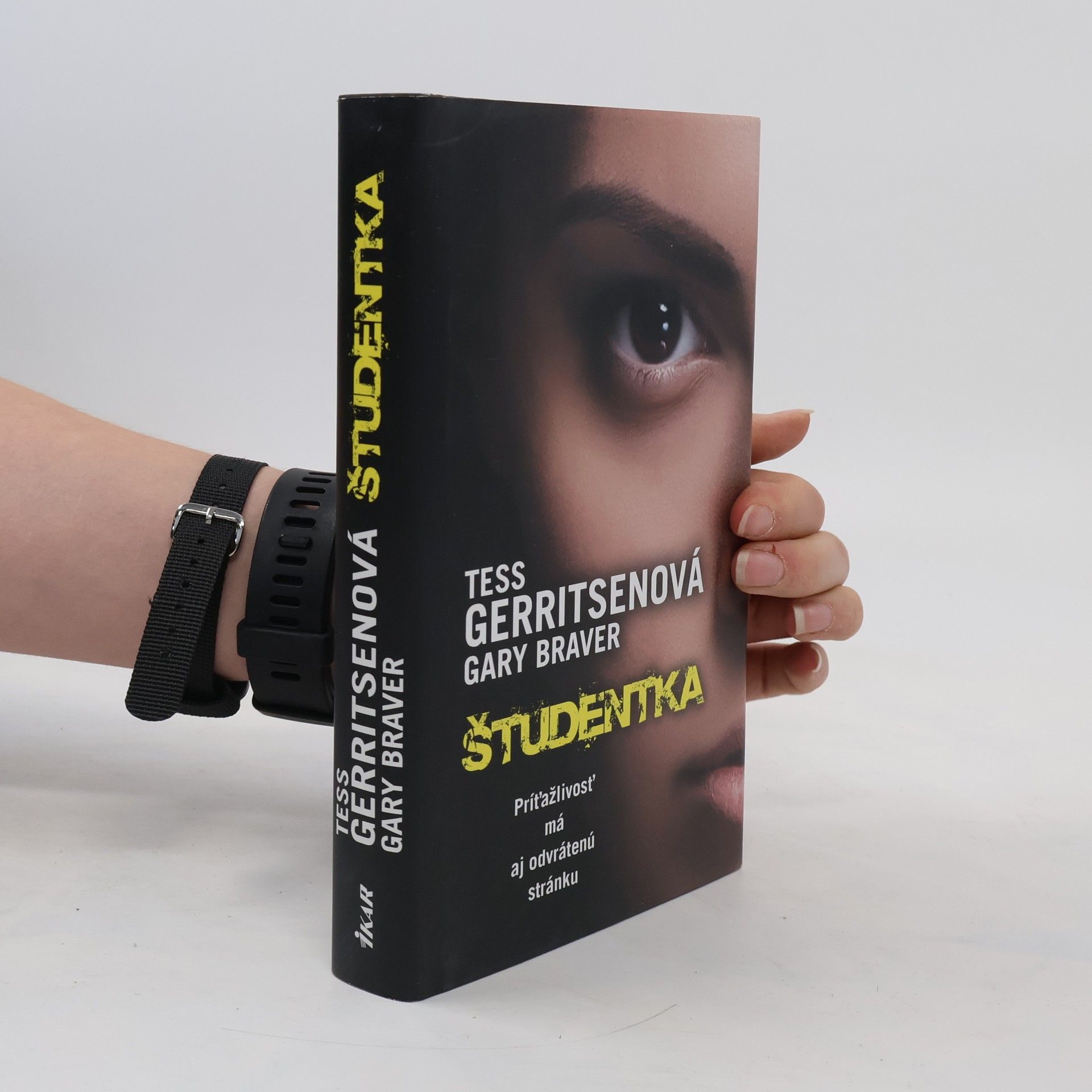 Tess Gerritsen Študentka
