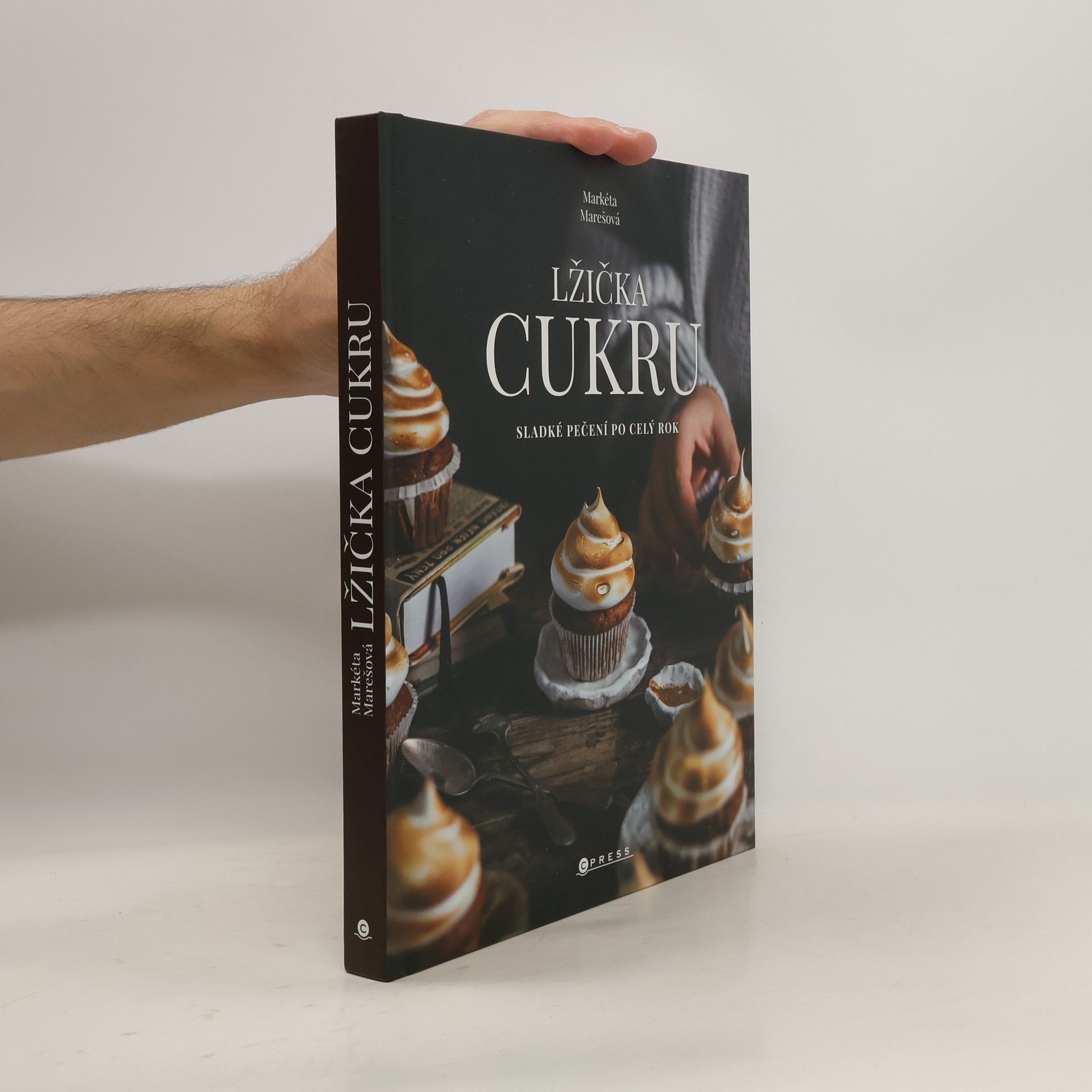 Markéta Marešová Lžička cukru : sladké pečení po celý rok