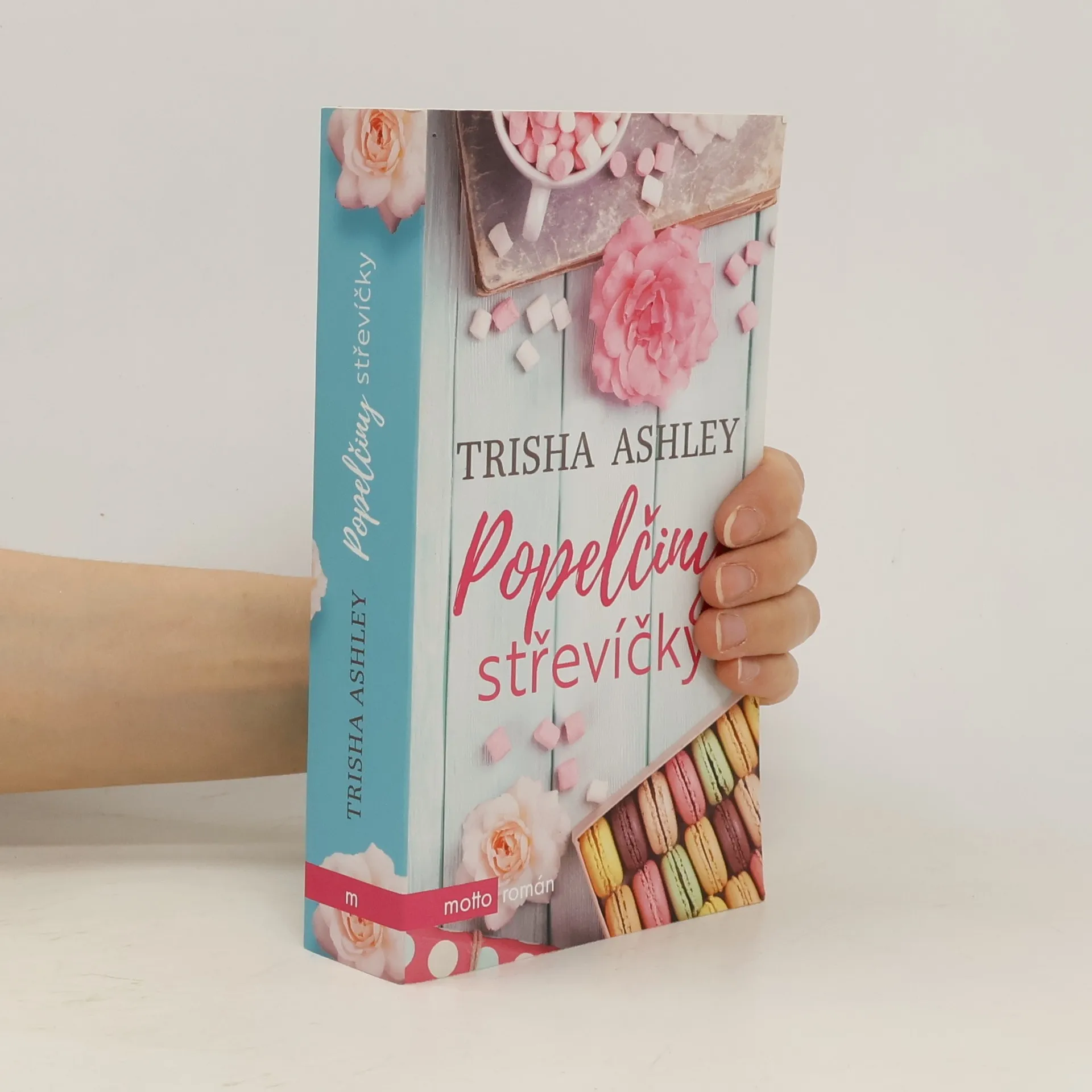 Popelčiny střevíčky | Kniha | pevná | Trisha Ashley | CS