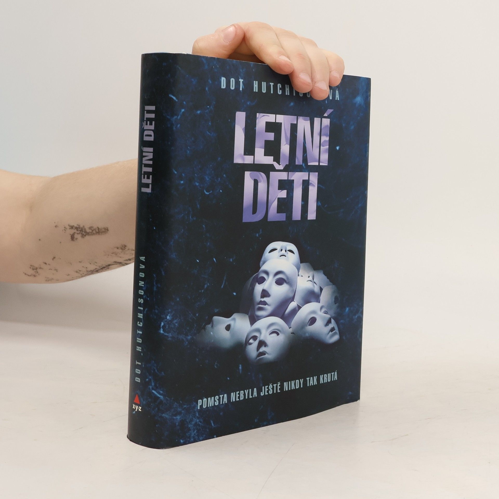 Dot Hutchison Letní děti
