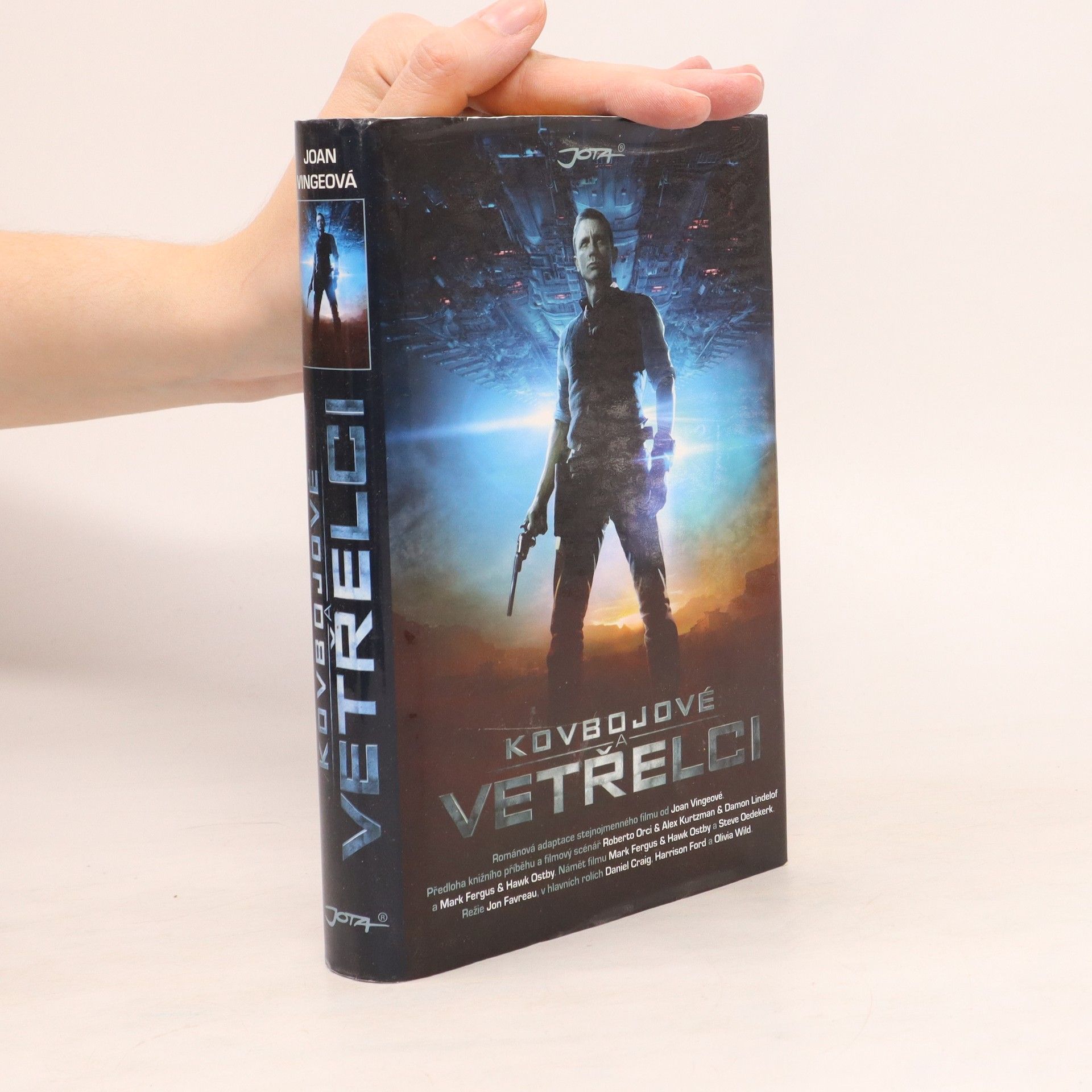 Joan D. Vinge Kovbojové a vetřelci