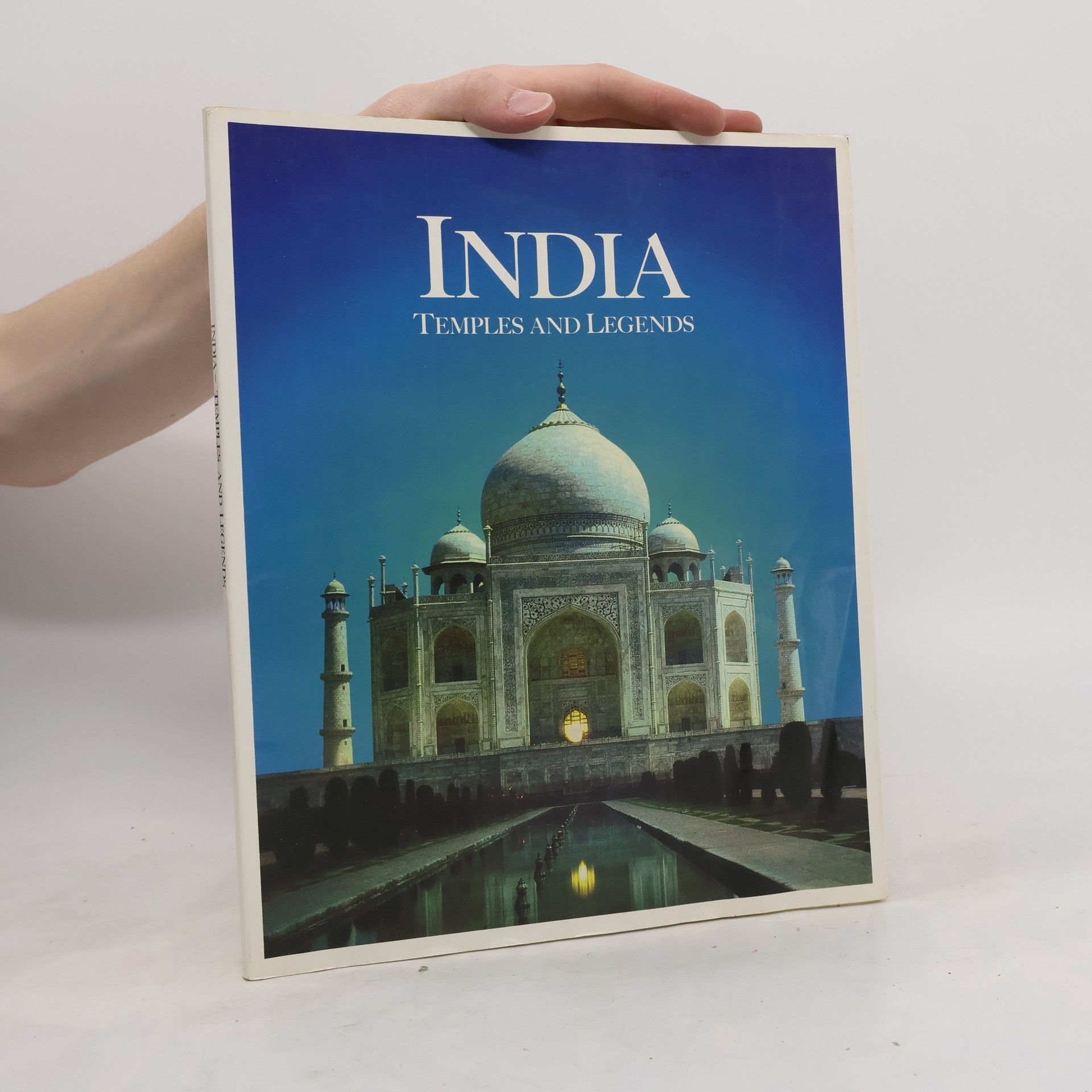 AA.VV. India. Temples and Legends