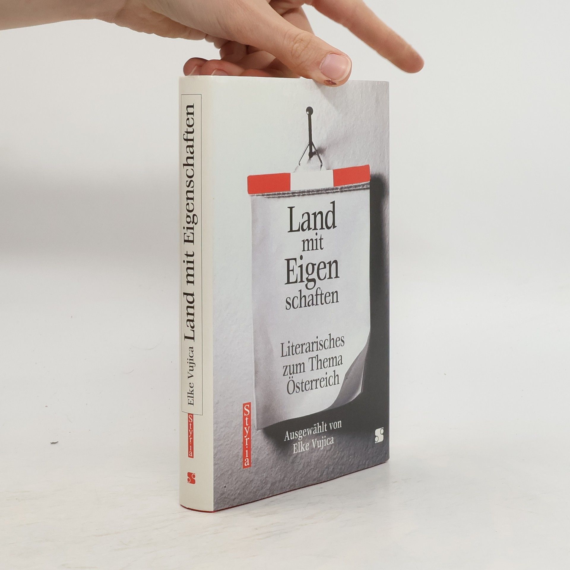 Elke Vujica Land mit Eigenschaften