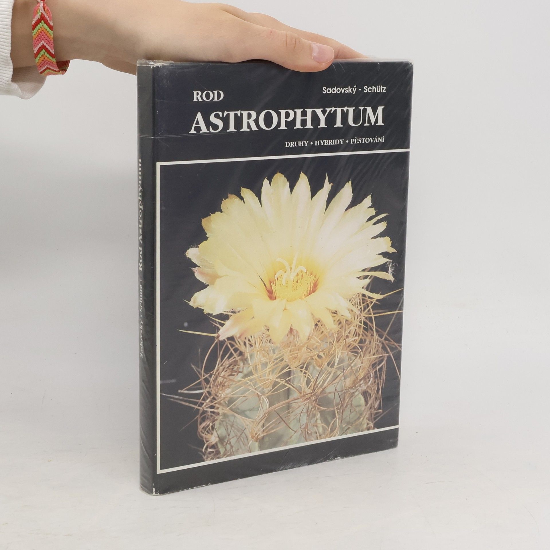 Dr. B. Schütz O. Sadovský Rod Astrophytum