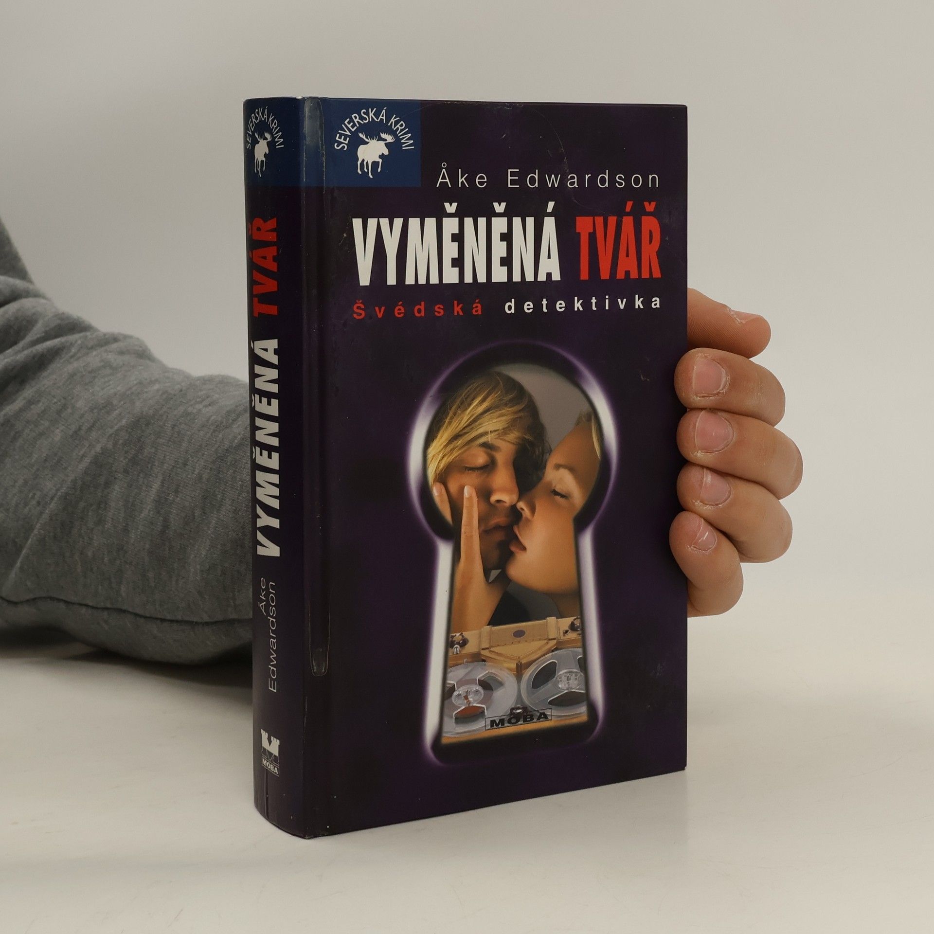 Åke Edwardson Vyměněná tvář : švédská detektivka