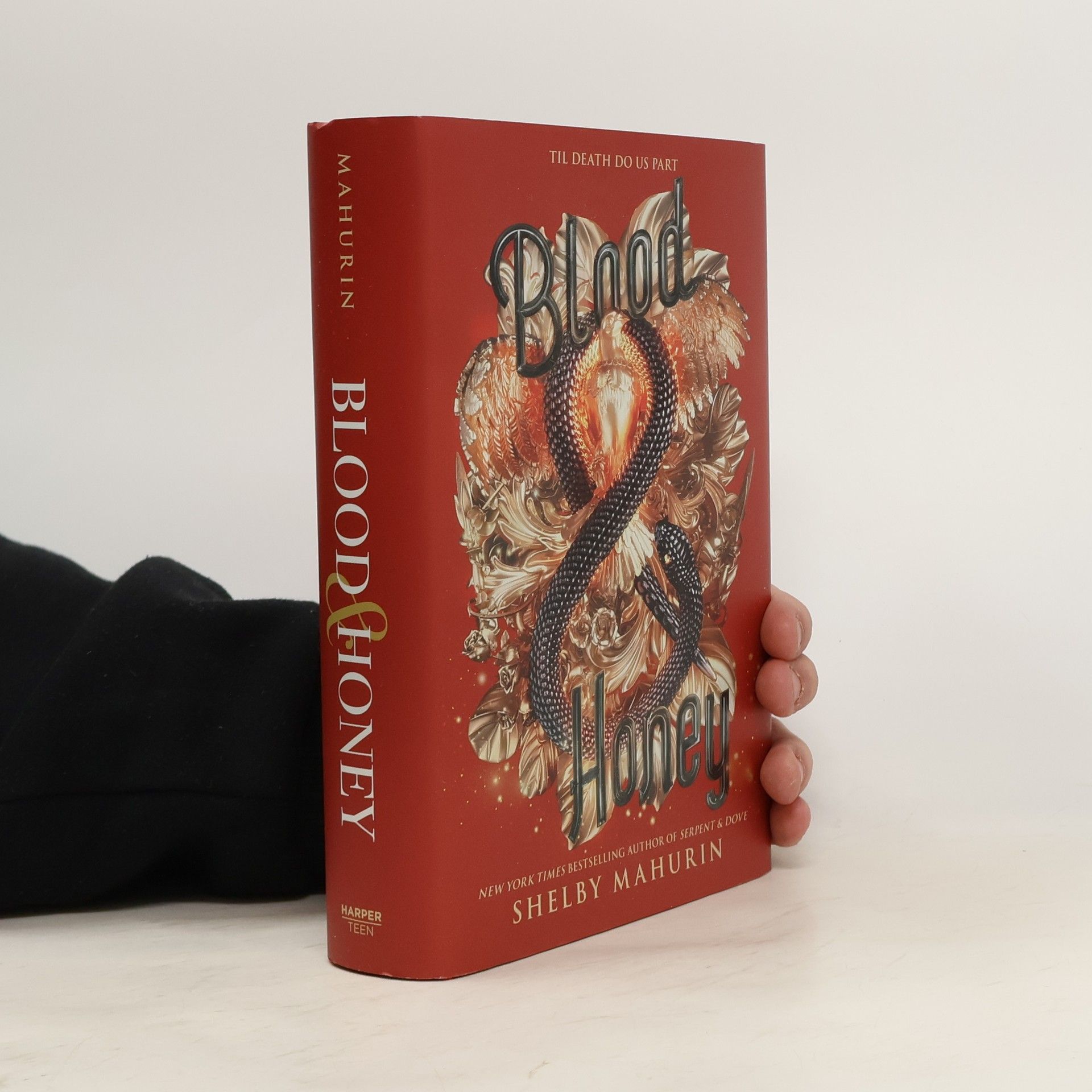 Shelby Mahurin Blood & Honey