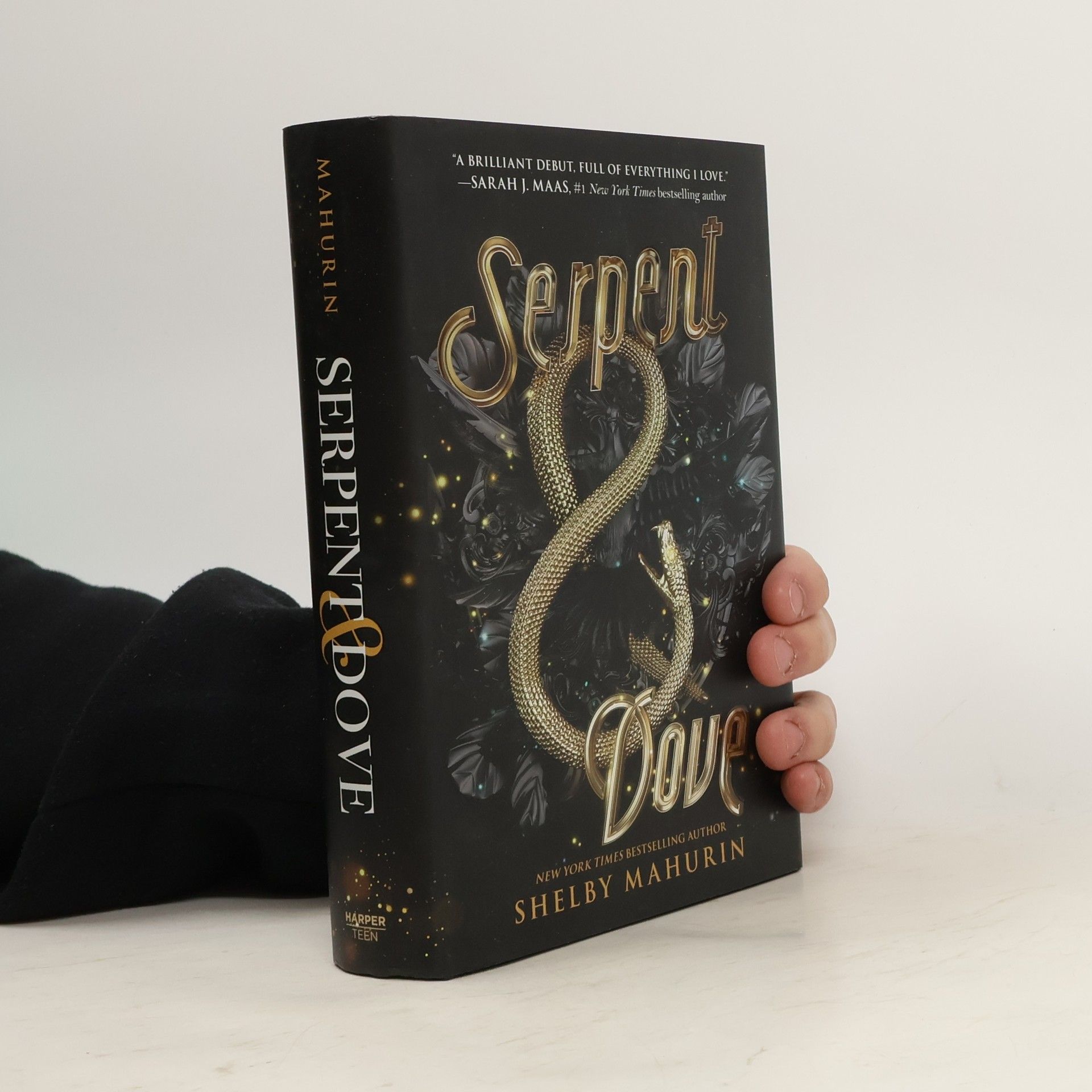 Shelby Mahurin Serpent & Dove