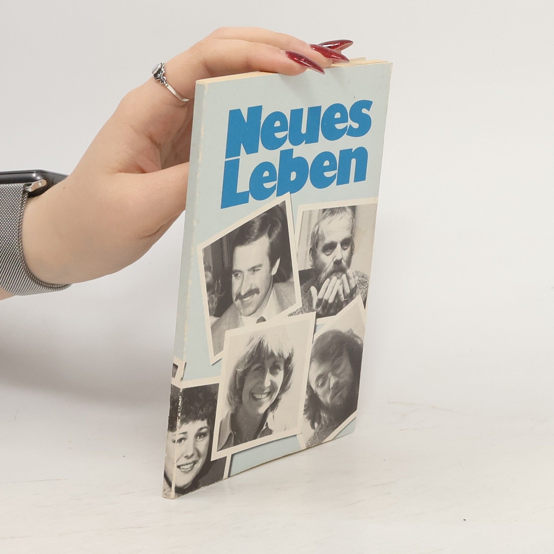 Collectif d'auteurs Neues Leben