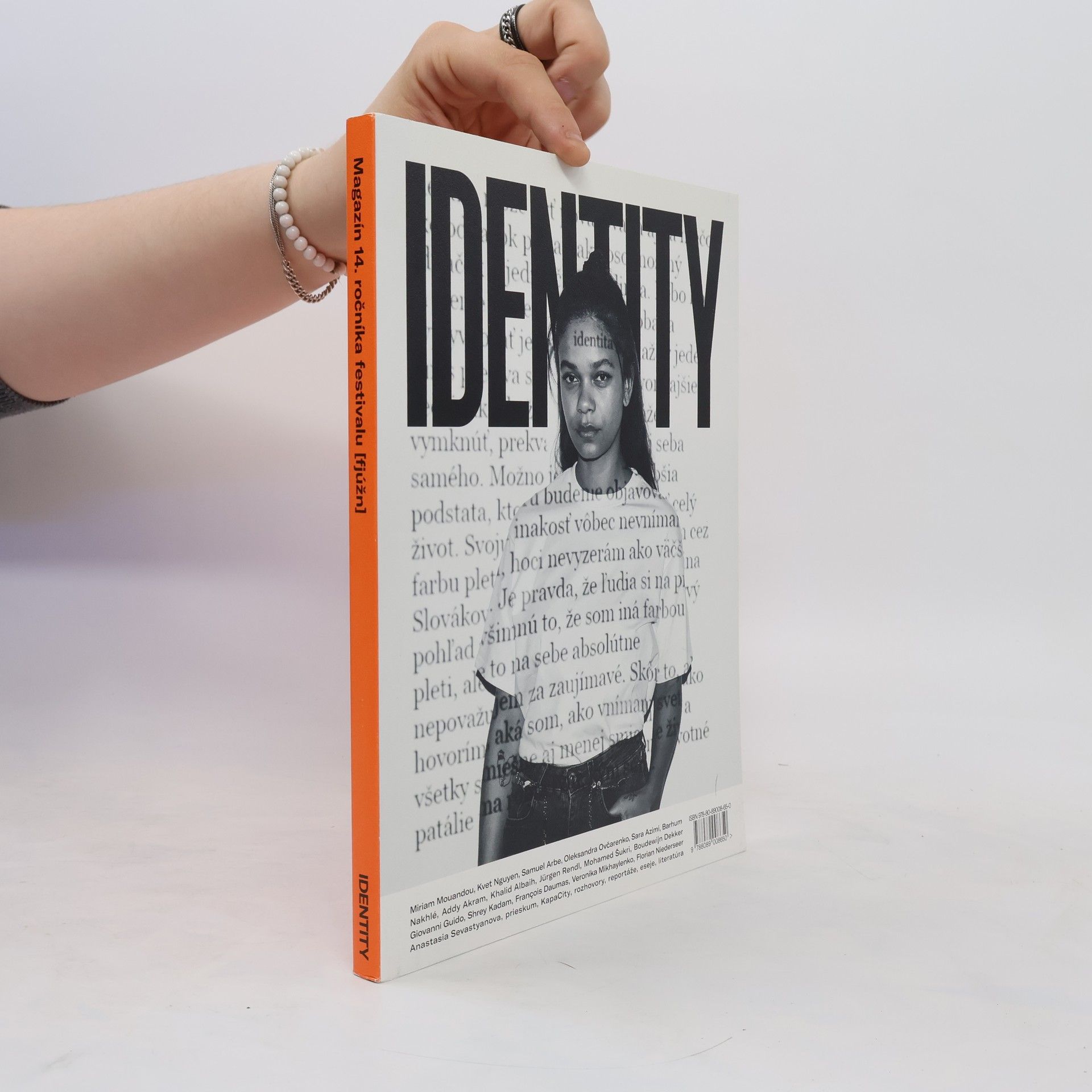 Miriam Mouandou Identity: Magazín 14. ročníka festivalu (fjúžn)