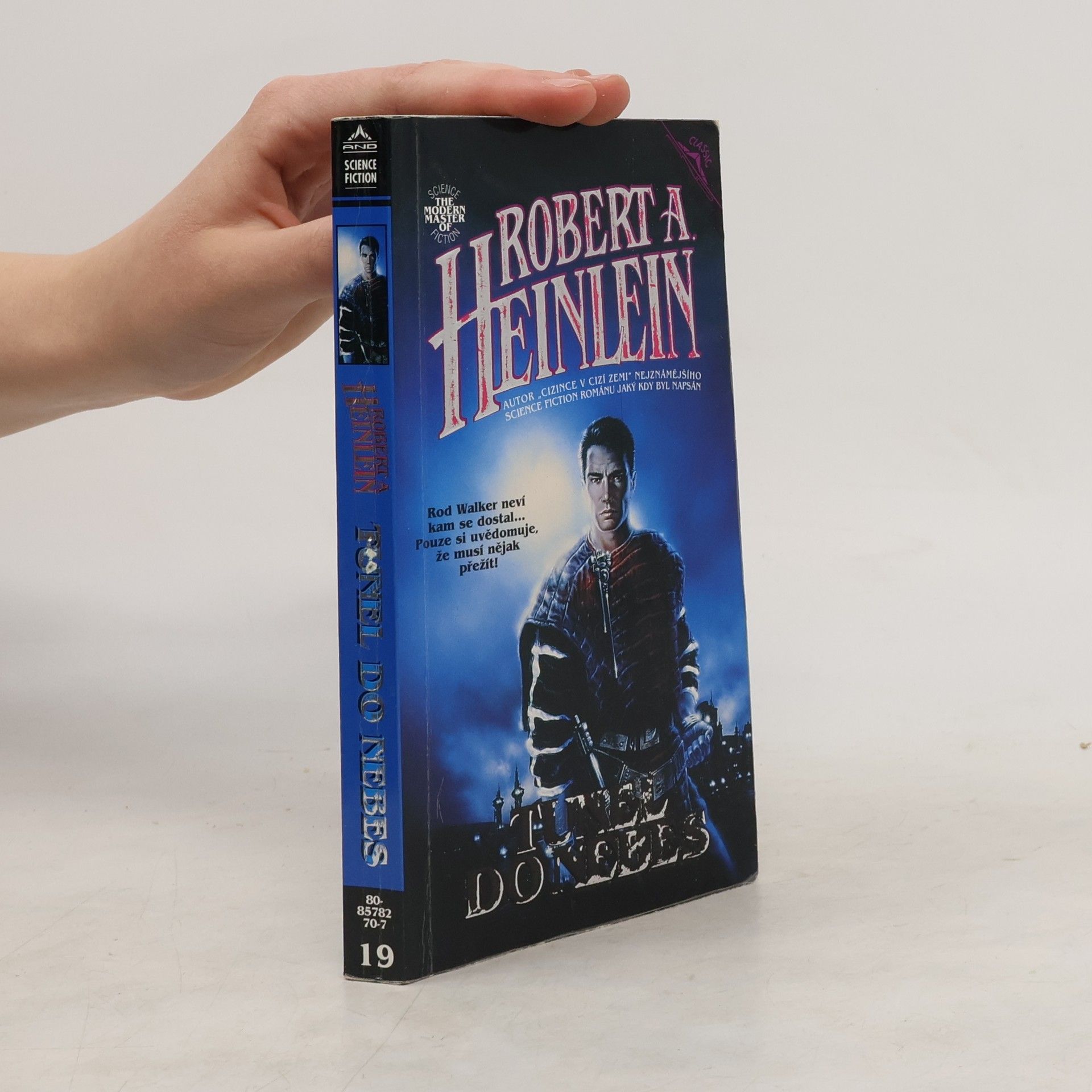 Robert A. Heinlein Tunel do nebes