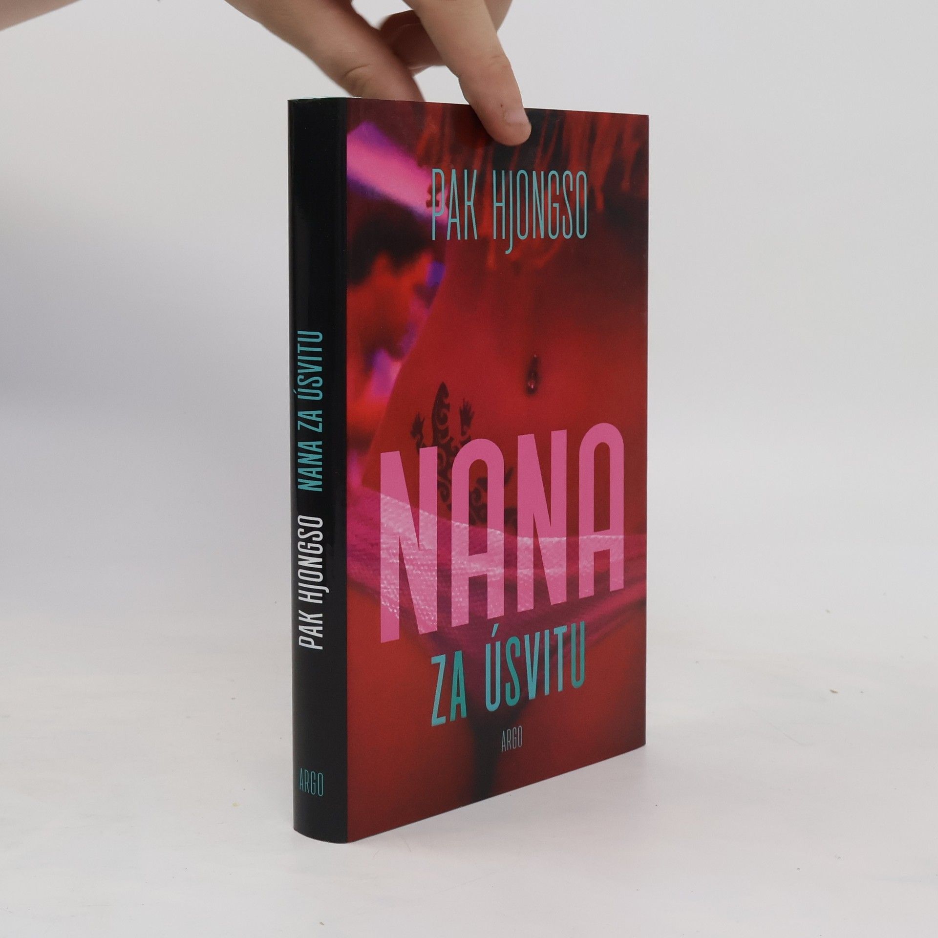 Hjongso Pak Nana za úsvitu