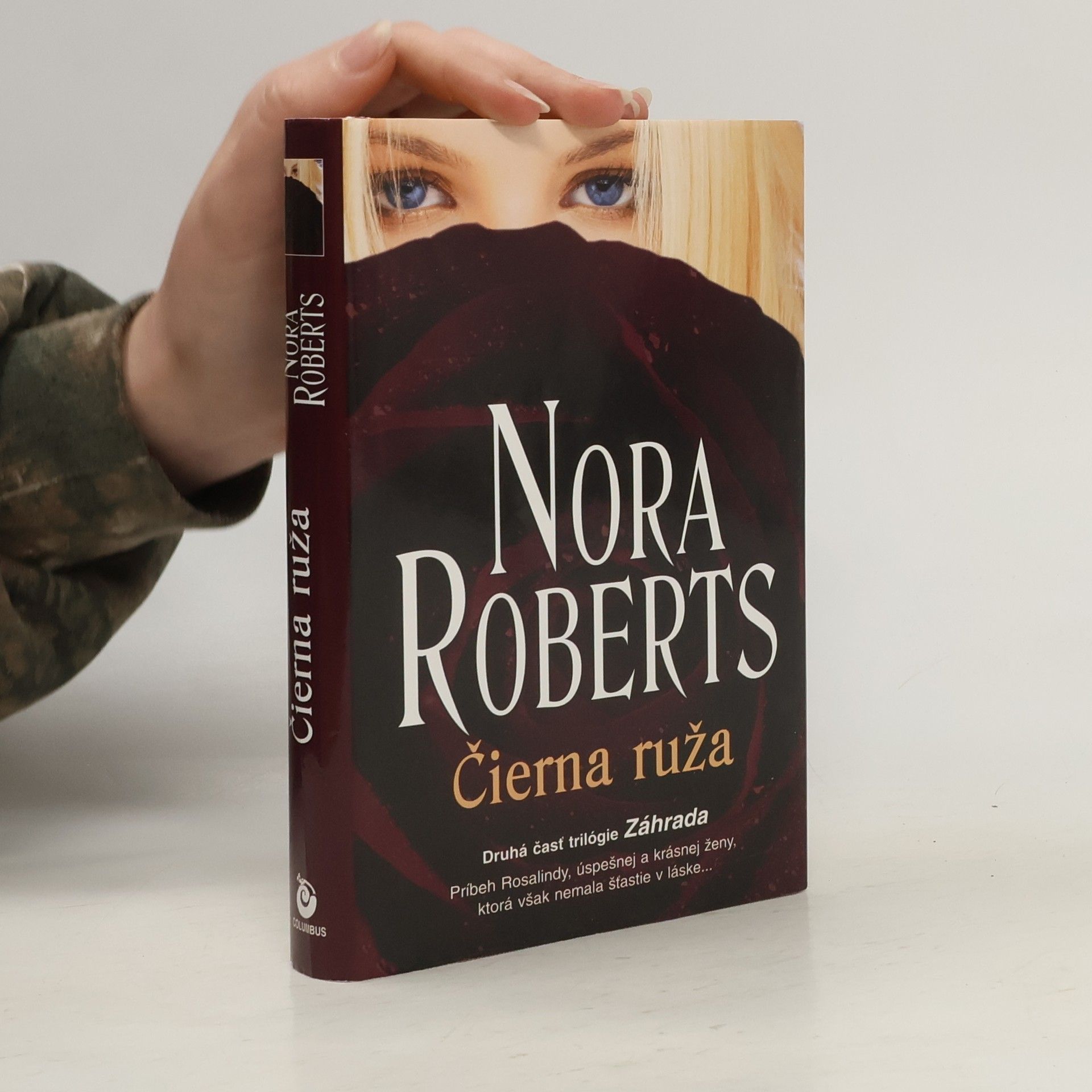 Nora Roberts Čierna ruža