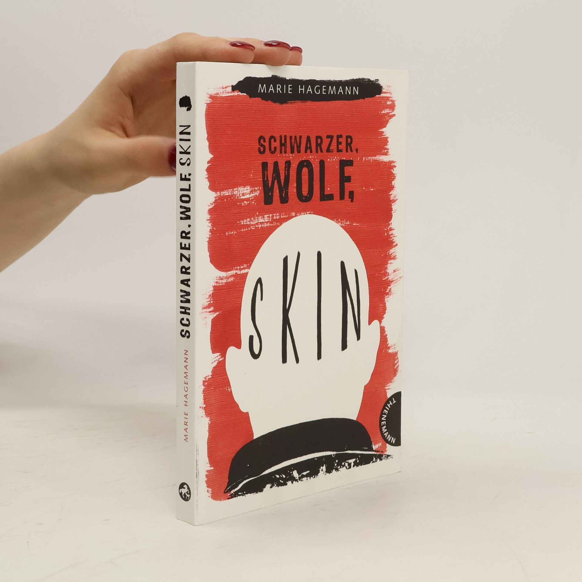 Marie Hagemann Schwarzer, Wolf, Skin