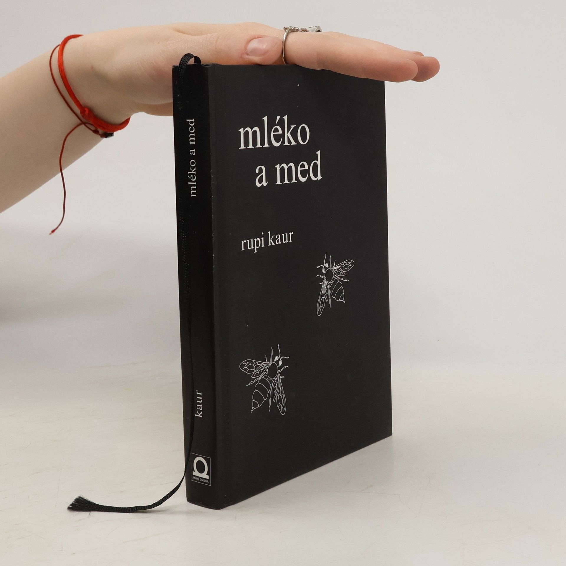 Rupi Kaur Mléko a med