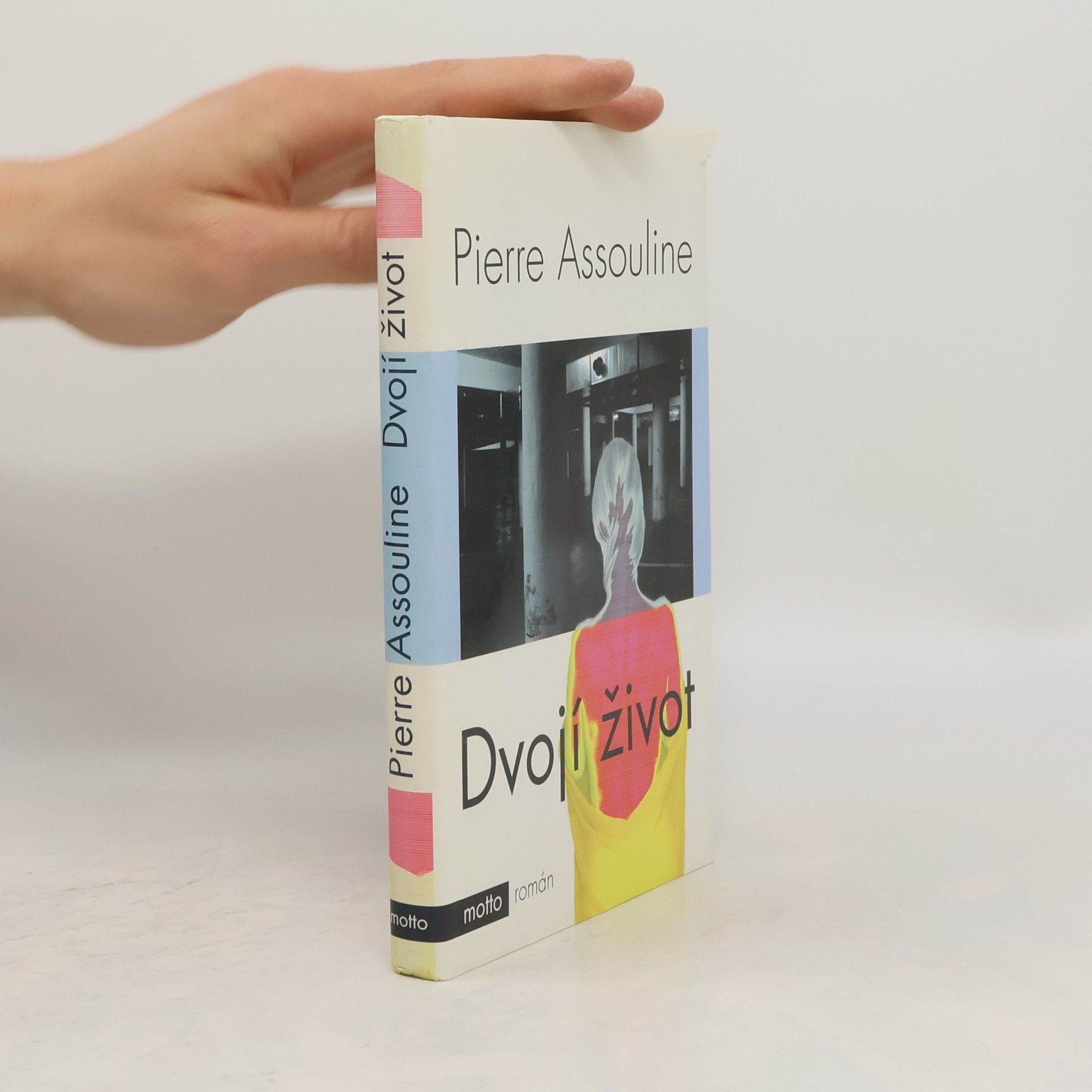 Pierre Assouline Dvojí život