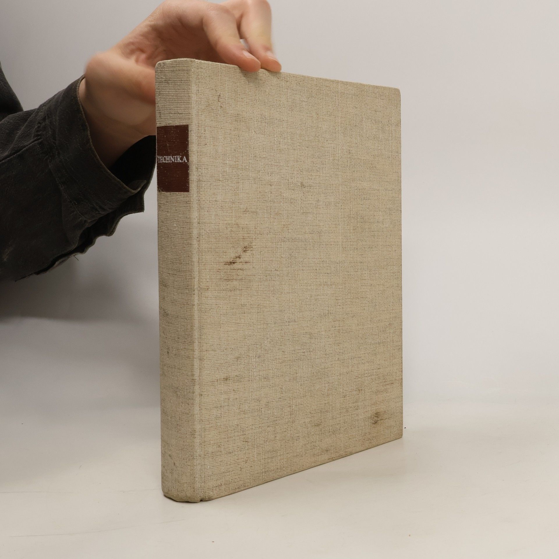 AA.VV. Technika