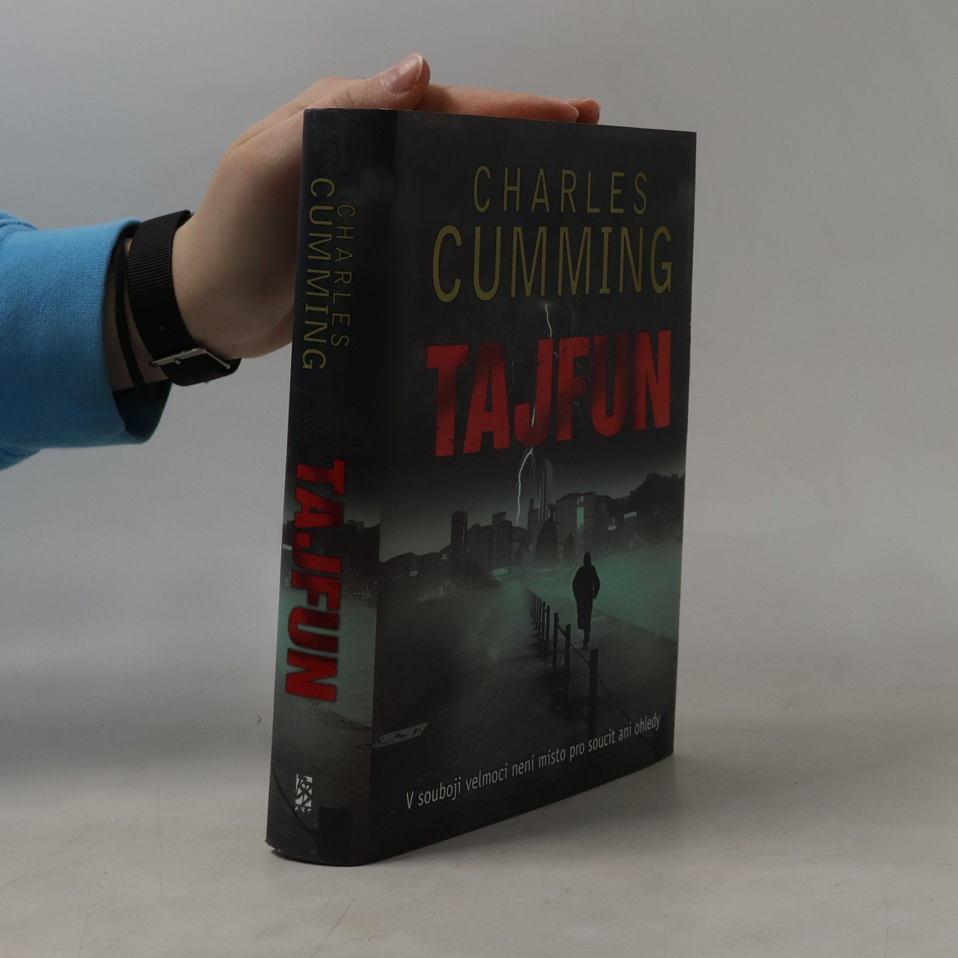 Charles Cumming Tajfun