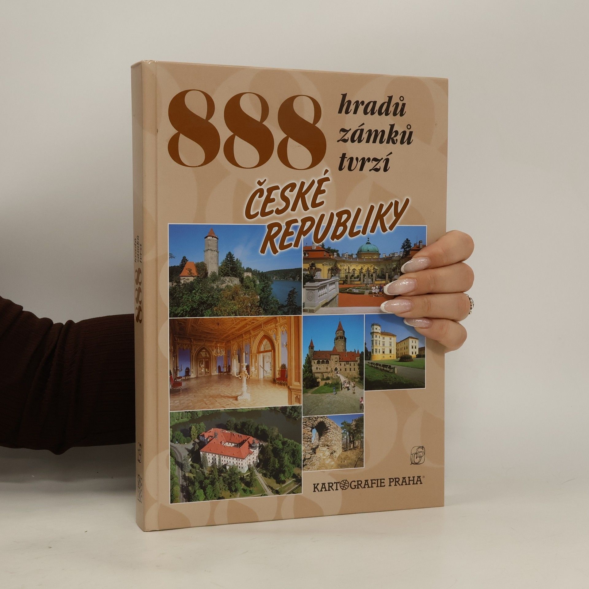 Peter David 888 hradů, zámků, tvrzí České republiky