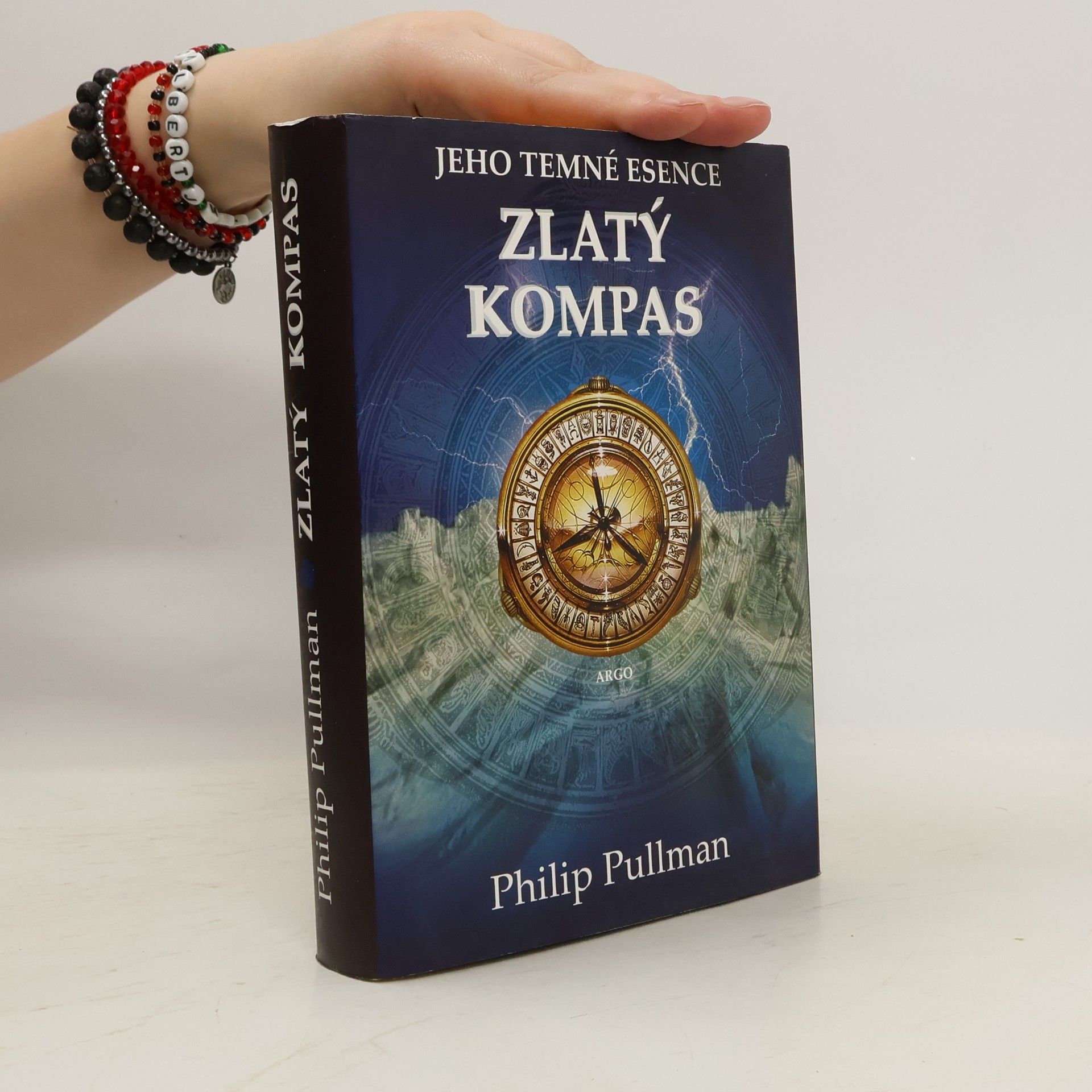 Philip Pullman Jeho temné esence. Svazek I, Zlatý kompas