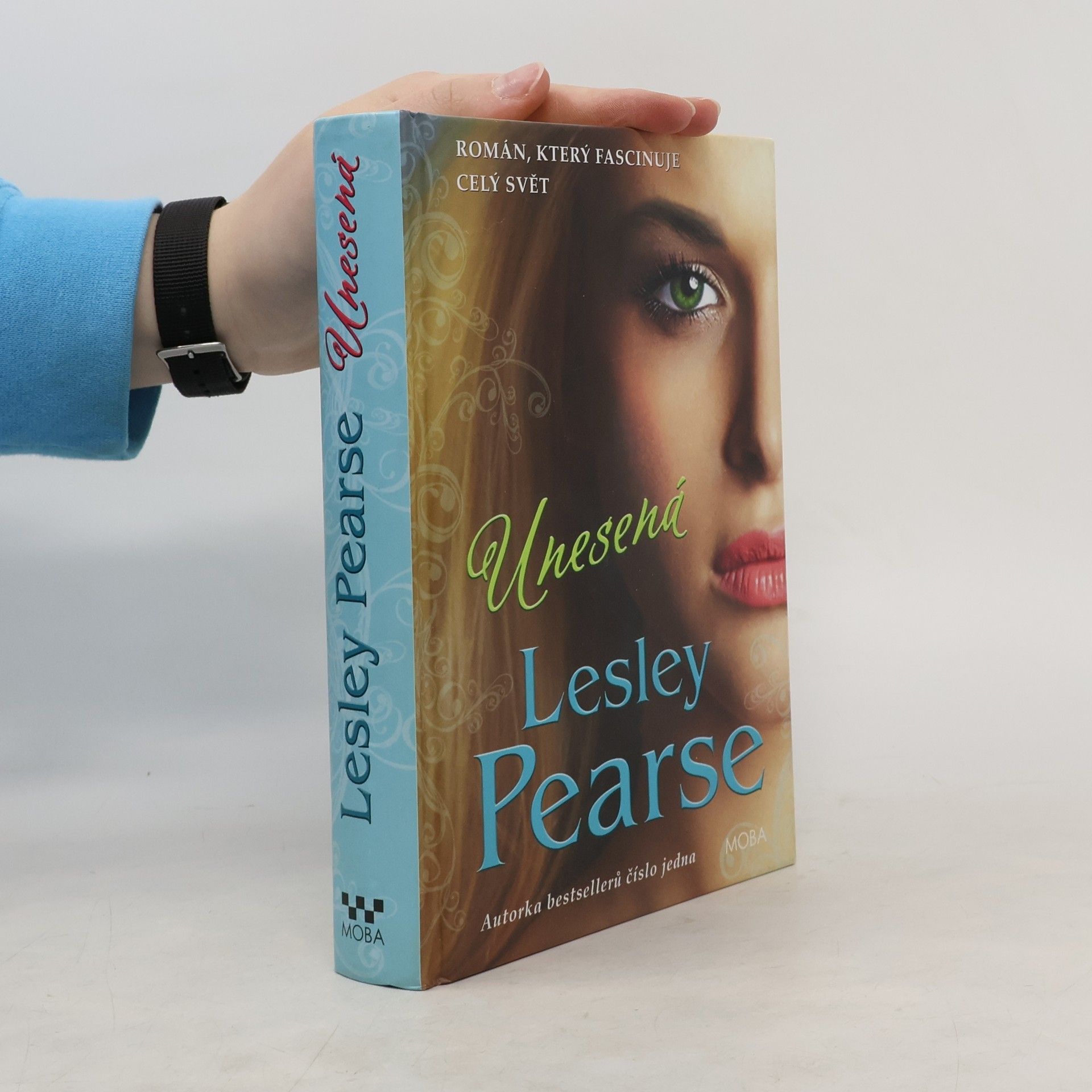 Lesley Pearse Unesená