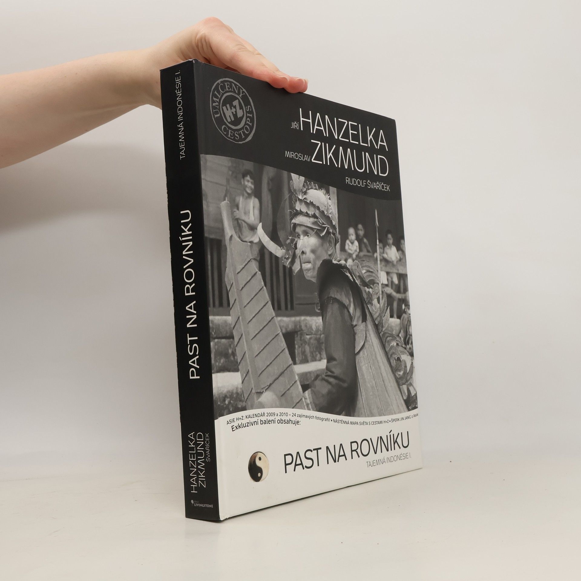 Jiří Hanzelka Past na rovníku: Tajemná Indonésie I.
