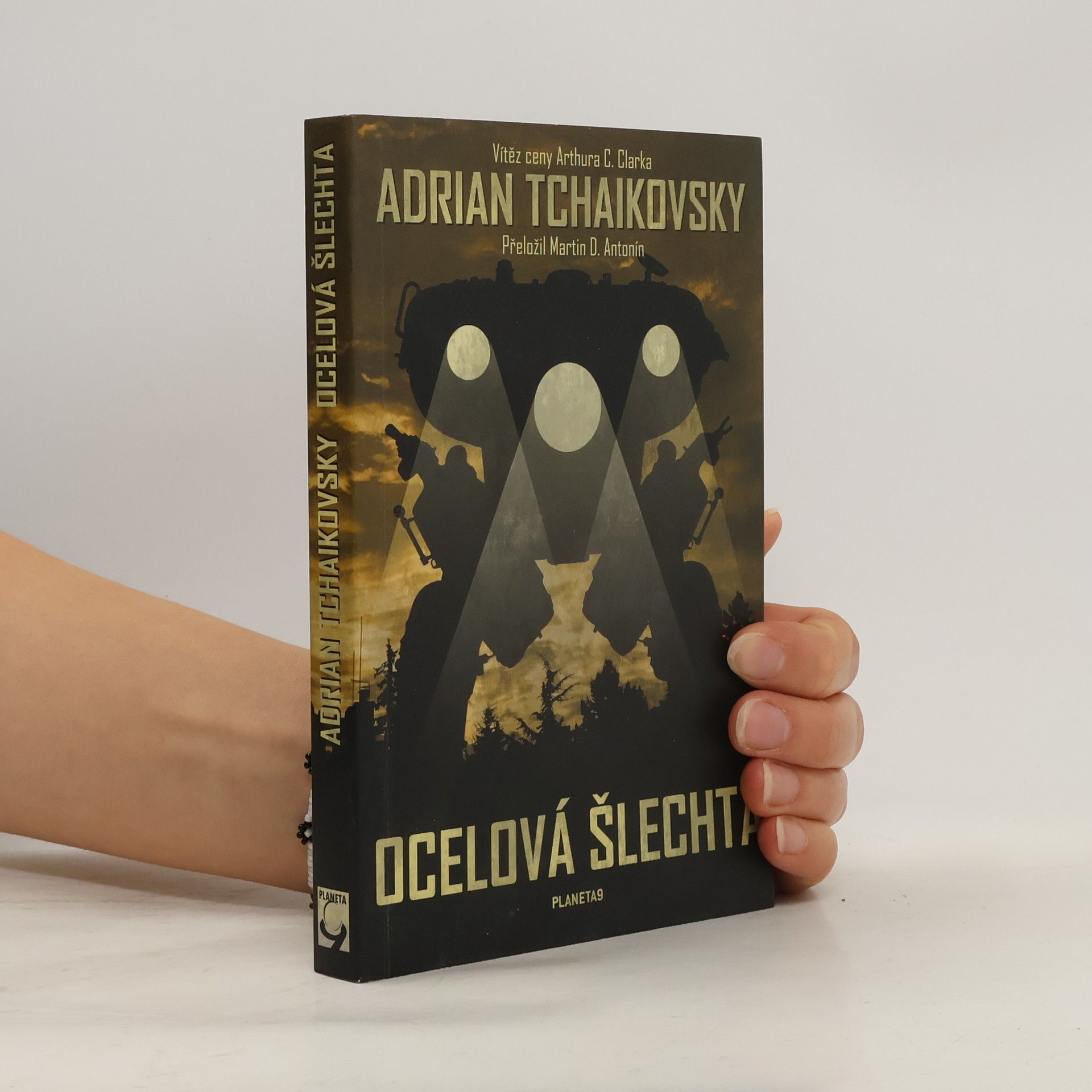 Adrian Tchaikovsky Ocelová šlechta