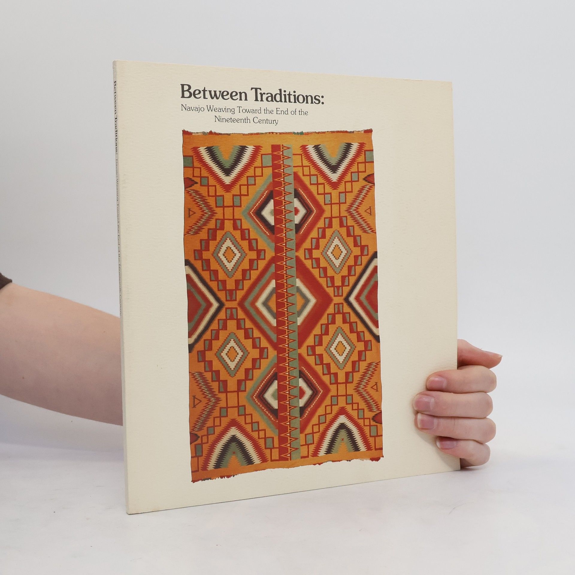 AA.VV. Between traditions