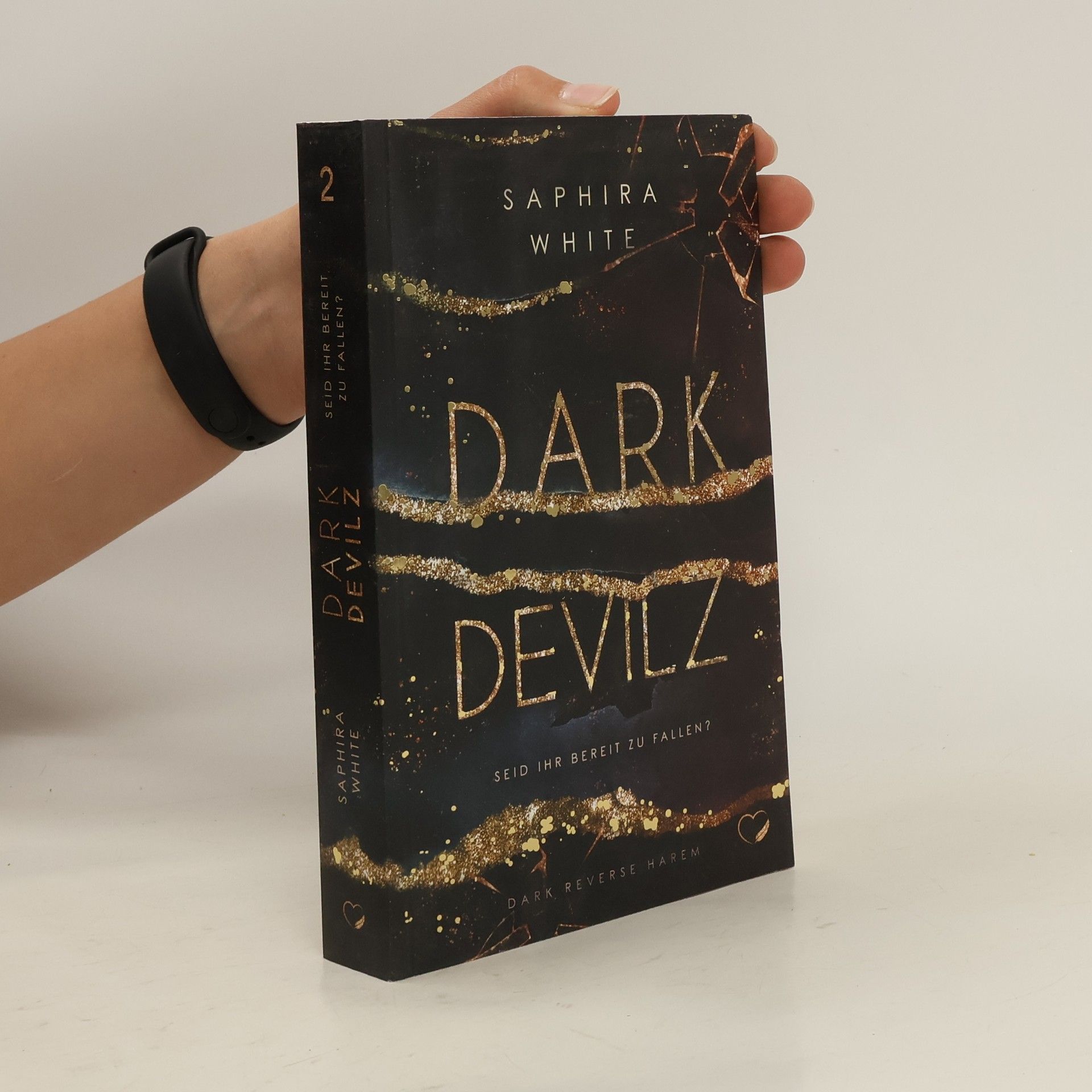 Saphira White Dark Devilz