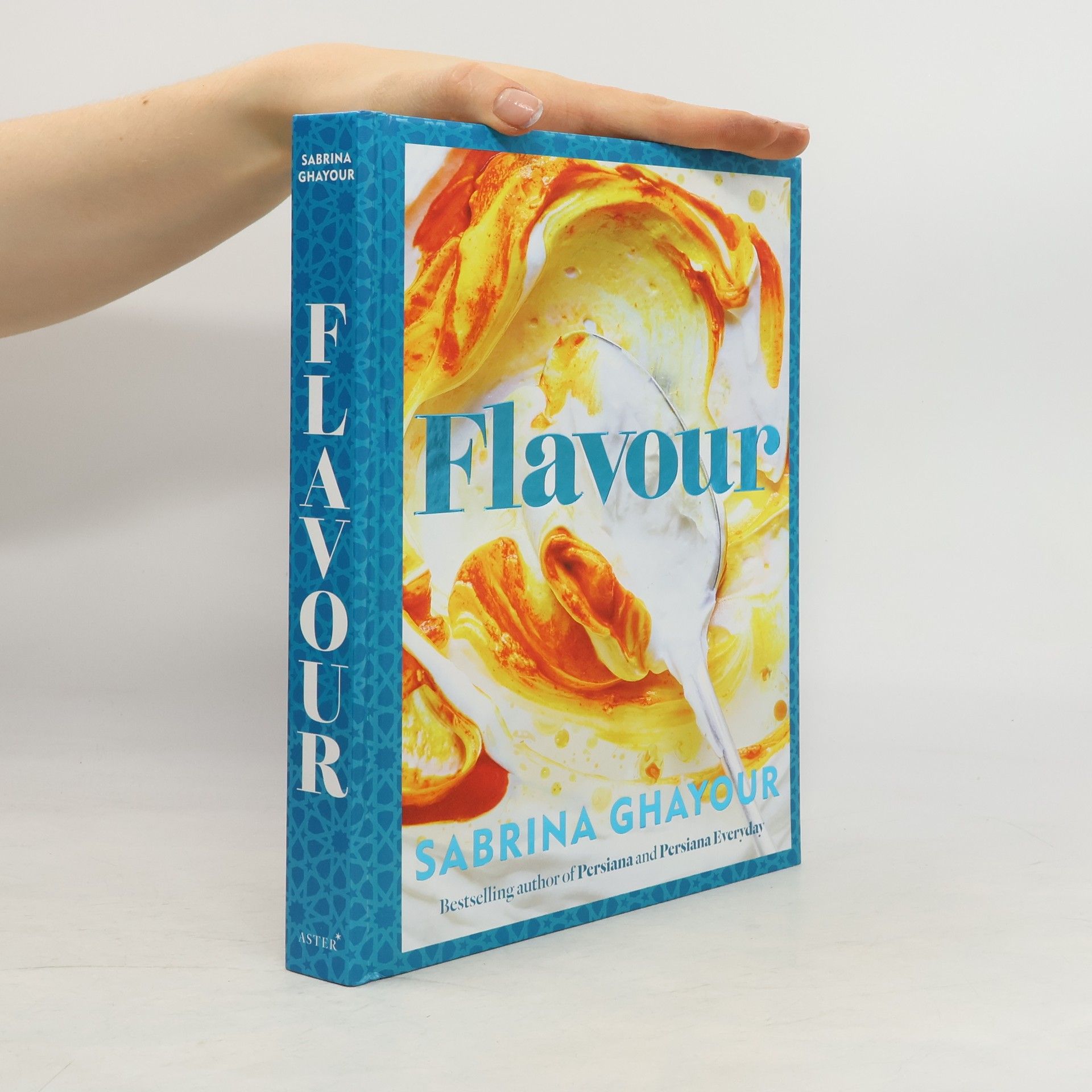 Sabrina Ghayour Flavour: The new recipe collection from the SUNDAY TIMES bestseller