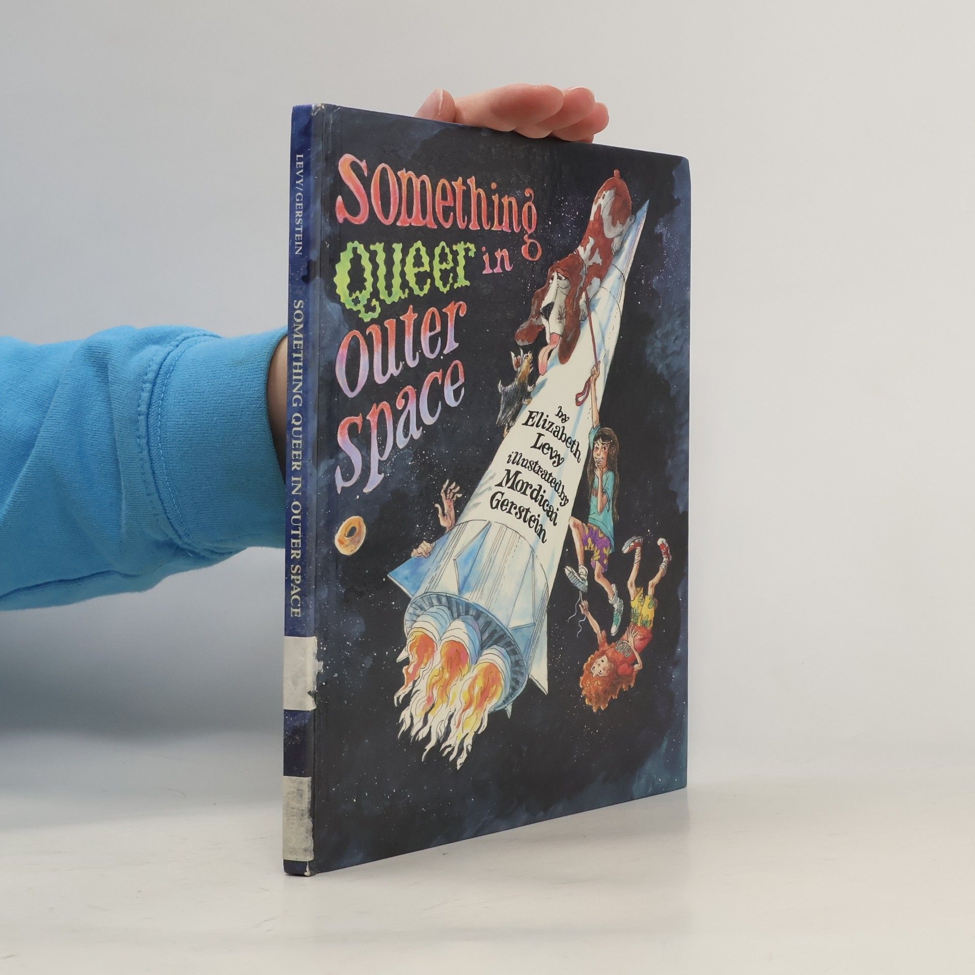 Elizabeth Levy Something Queer in Outer Space