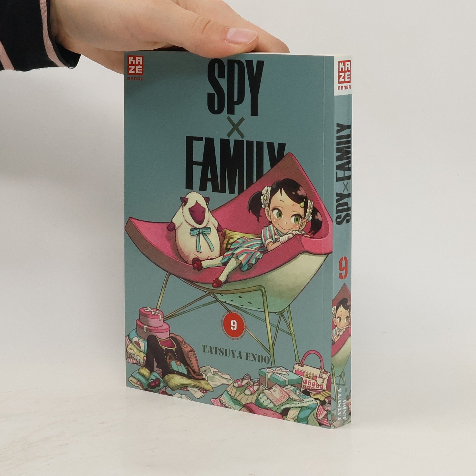 Tacuja Endó Spy X Family 9