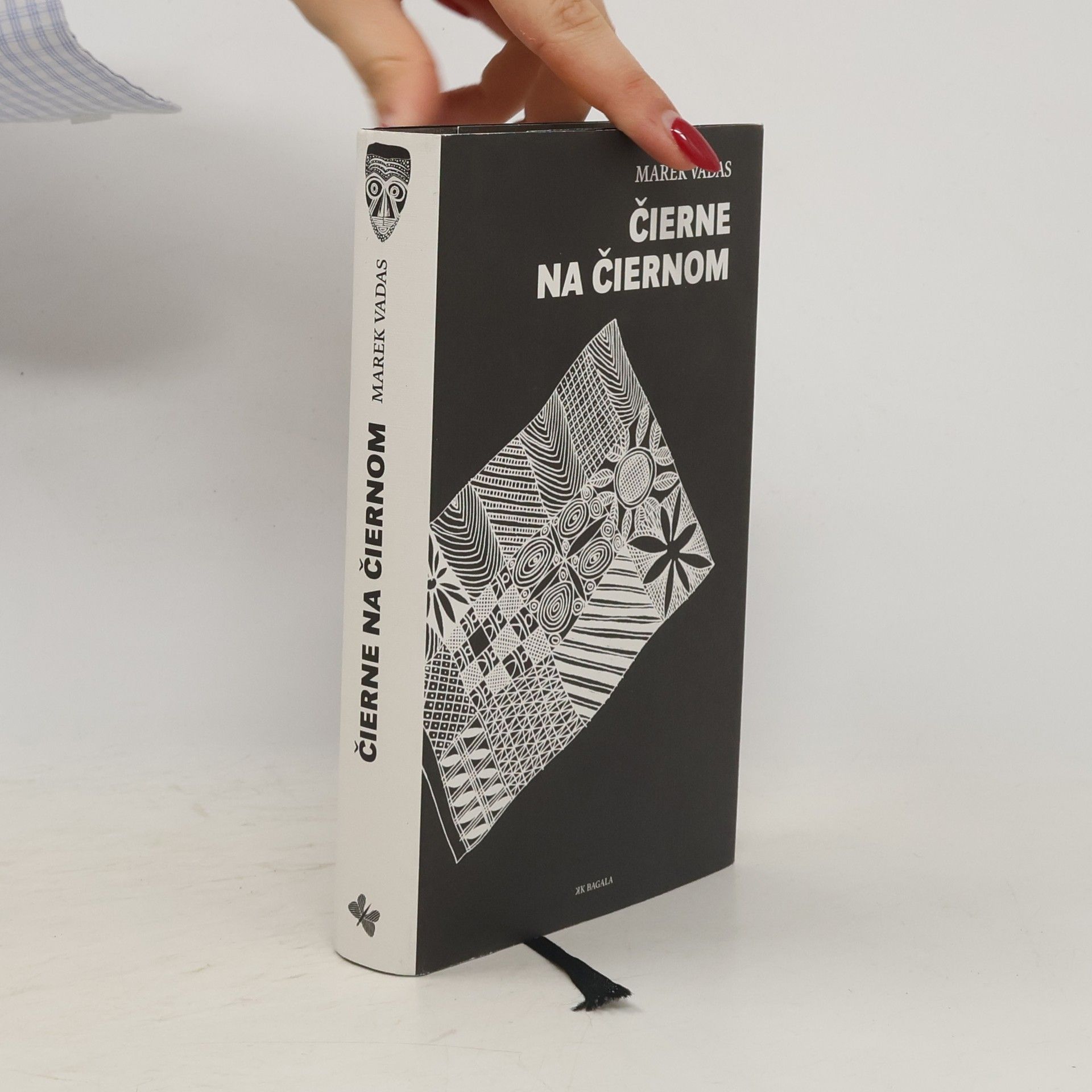 Marek Vadas Čierne na čiernom