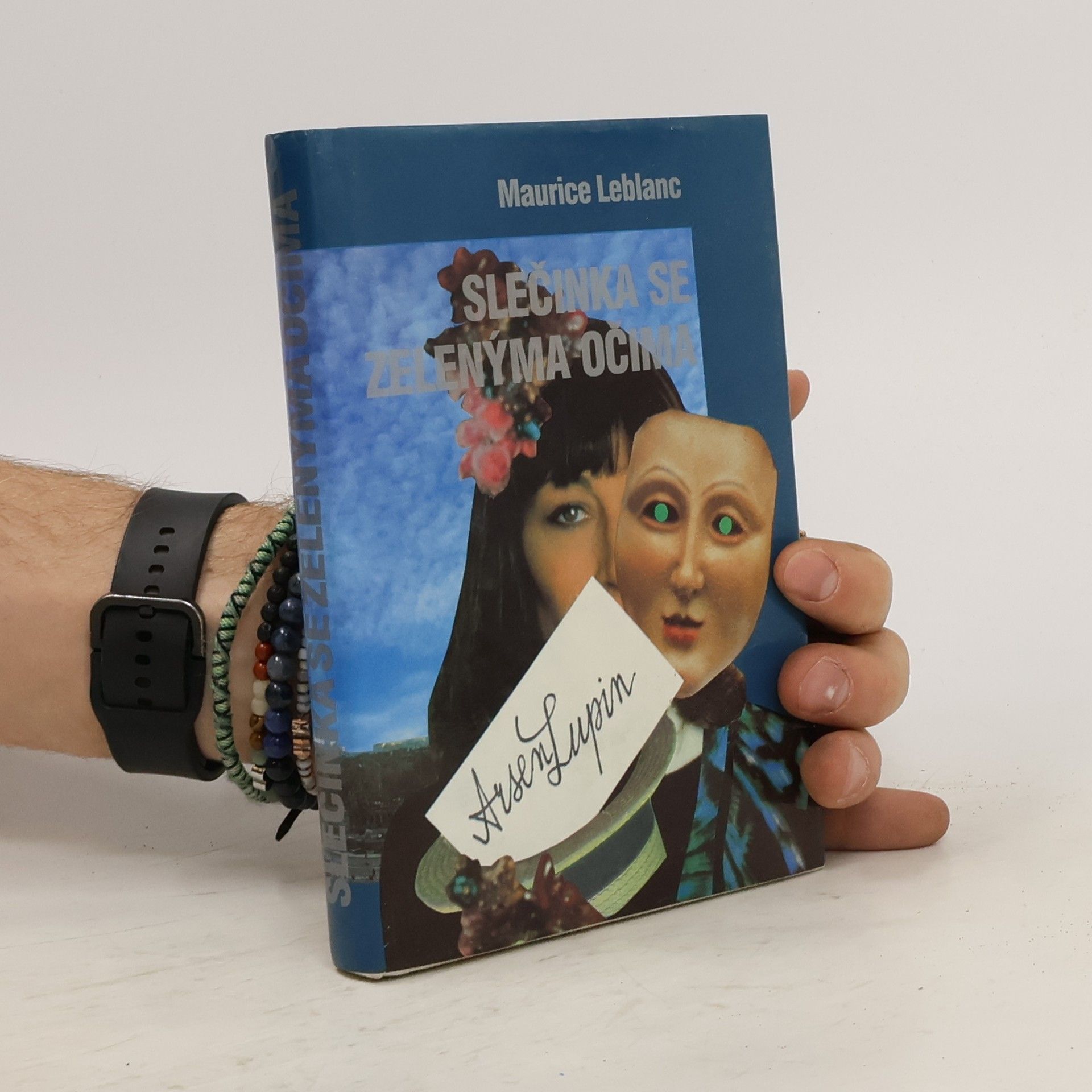 Slečinka se zelenýma očima